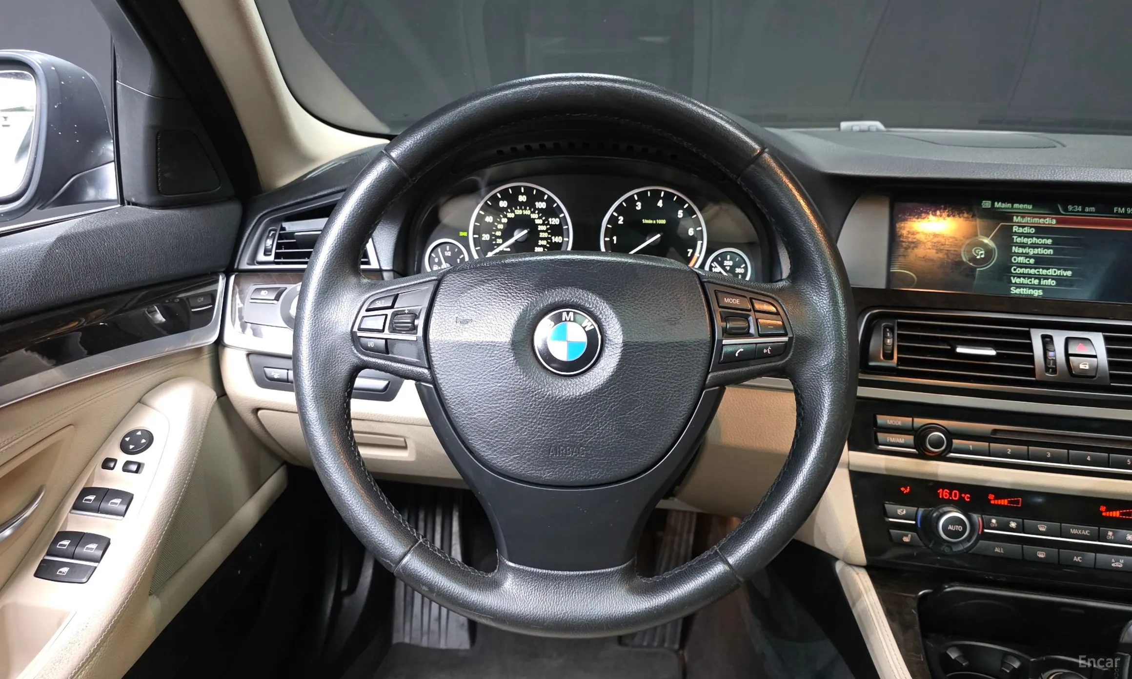 BMW 5 Series (F10) превью 13