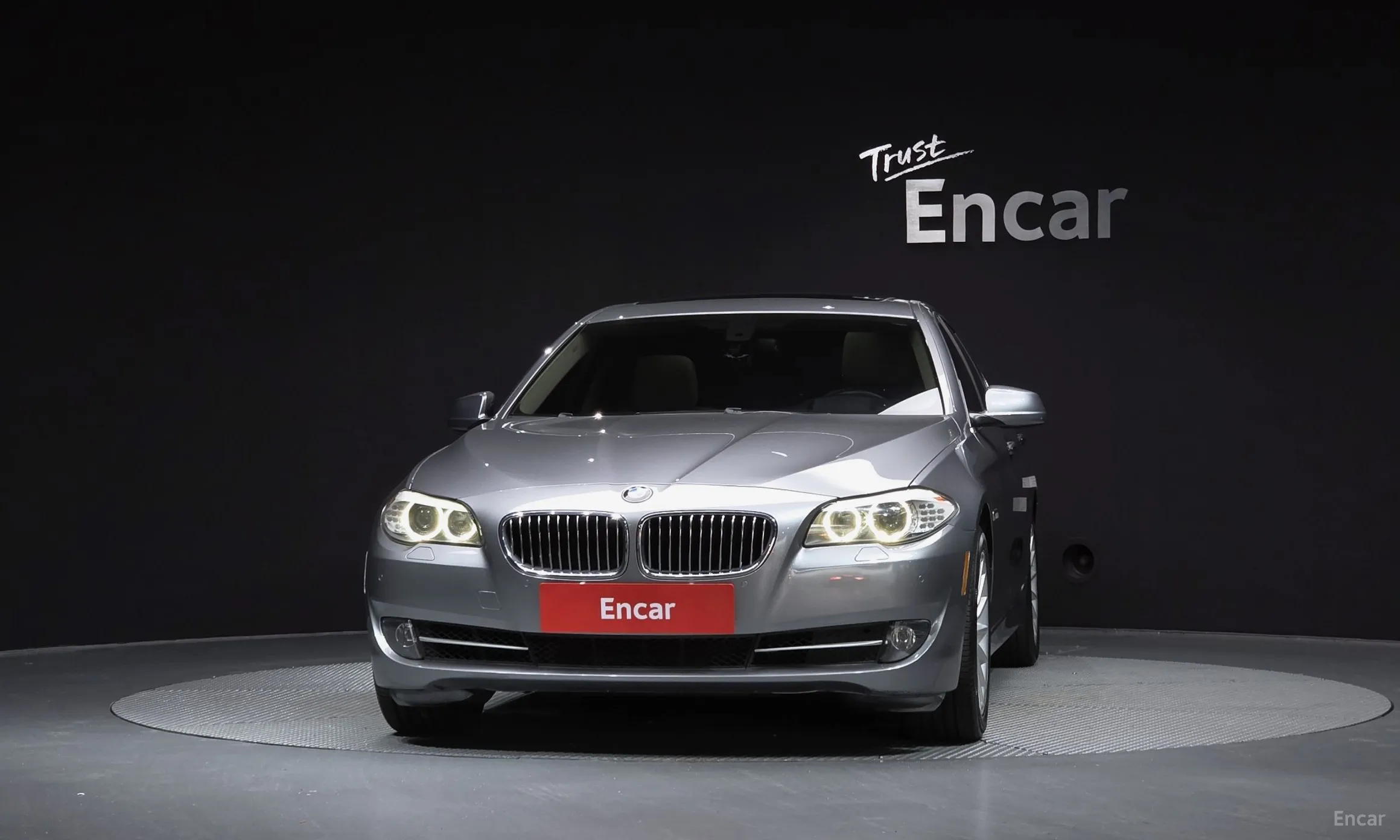 BMW 5 Series (F10) превью 3