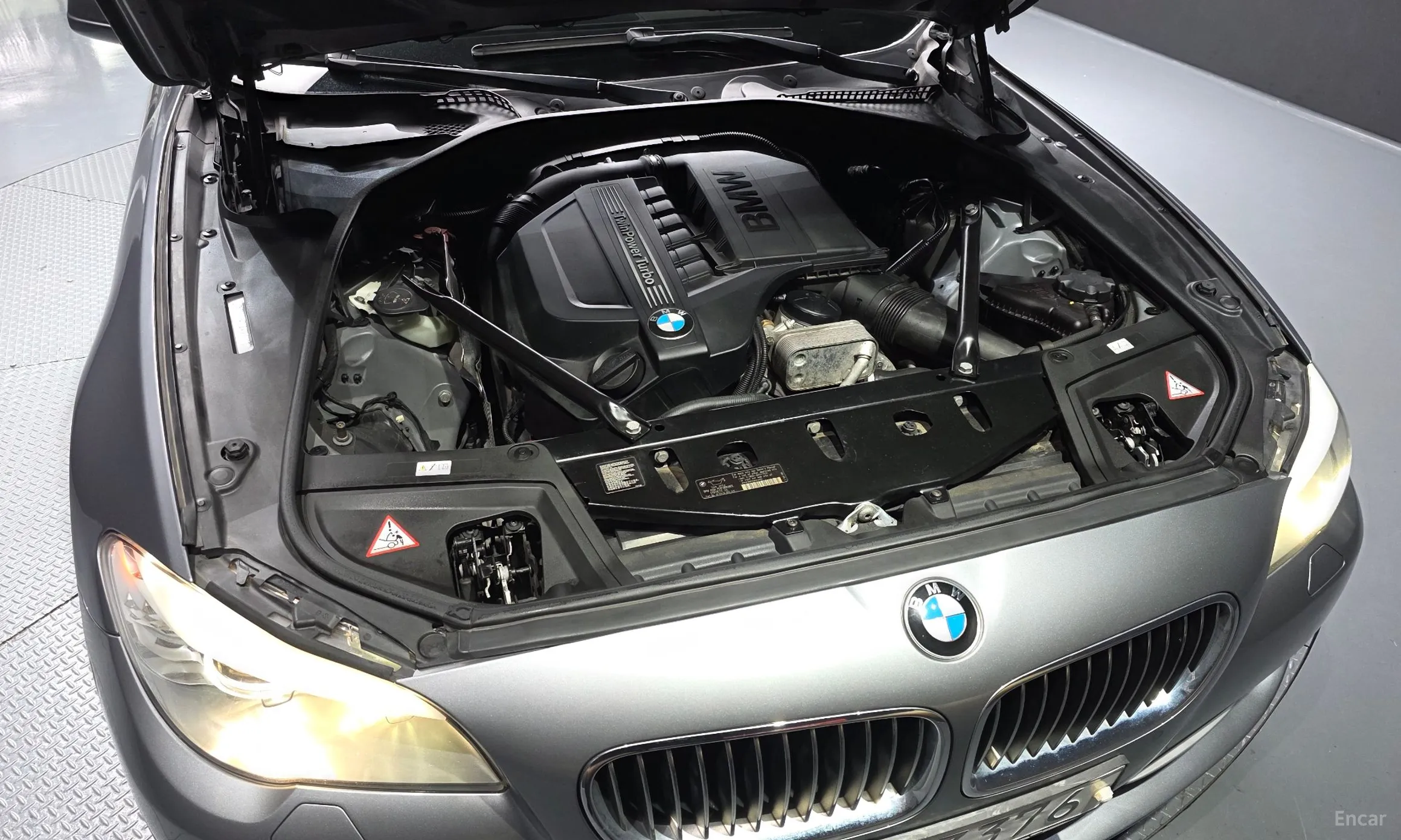 BMW 5 Series (F10) превью 6