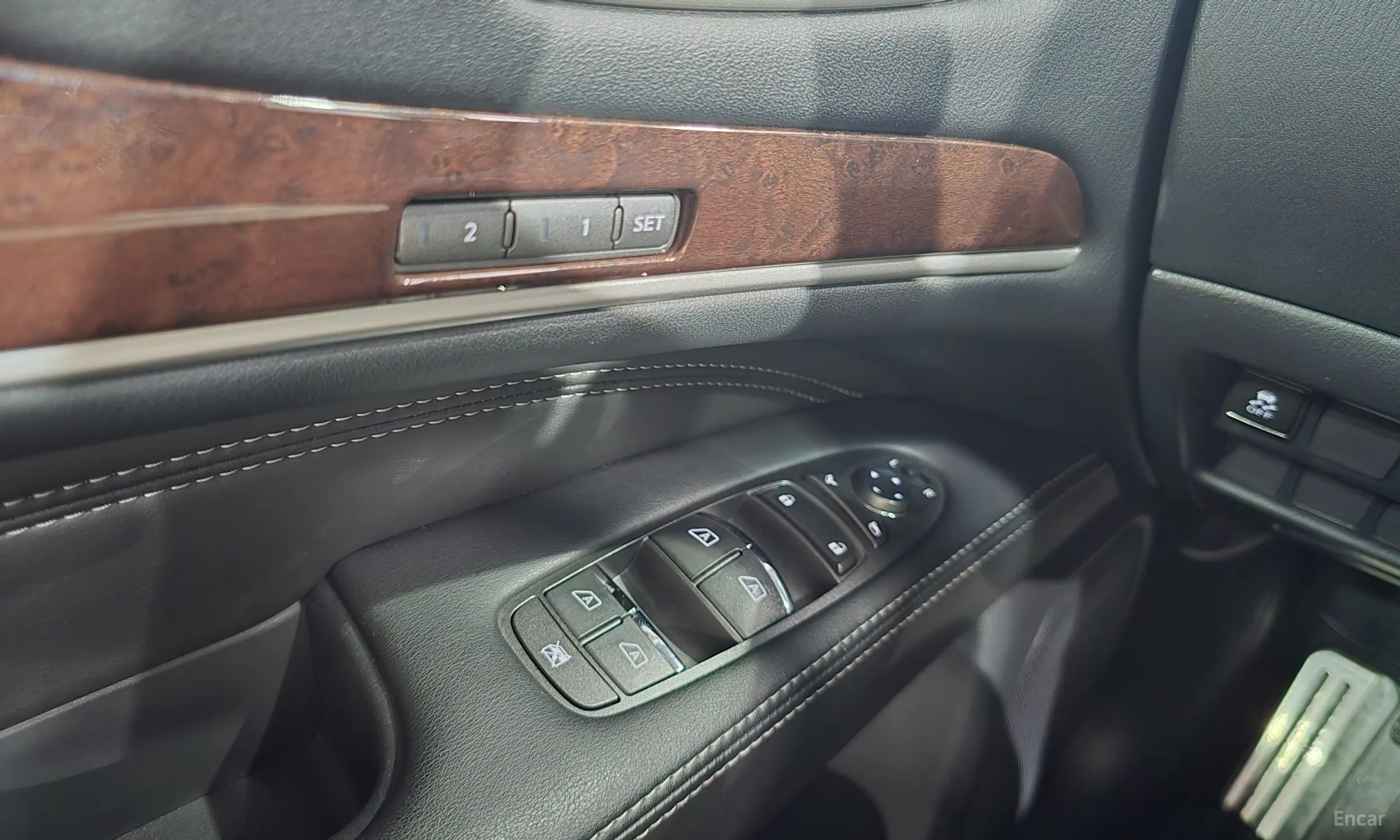 Infiniti QX60 превью 19