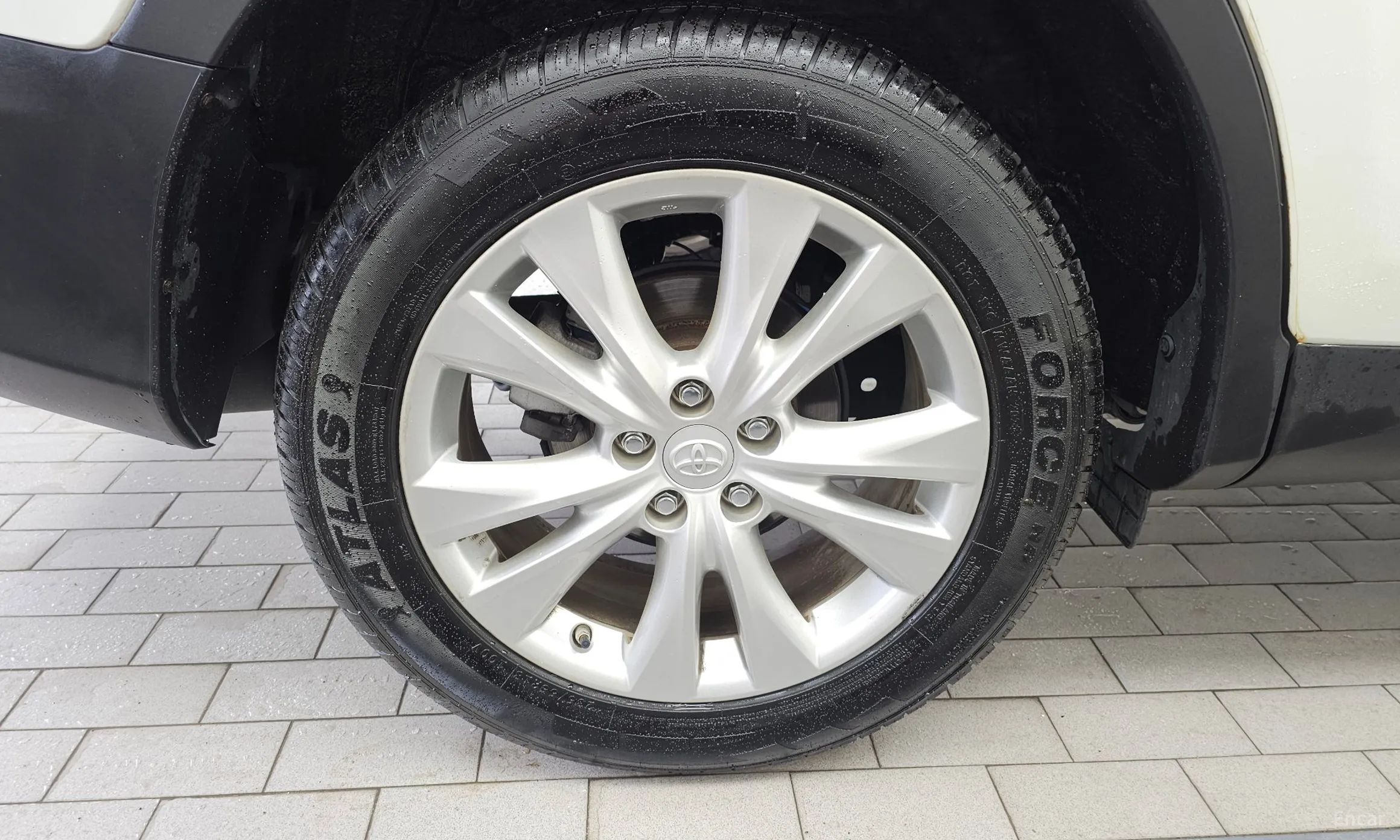 Toyota RAV4 превью 5