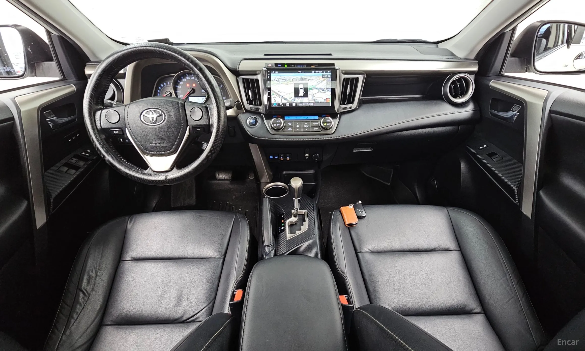 Toyota RAV4 превью 7