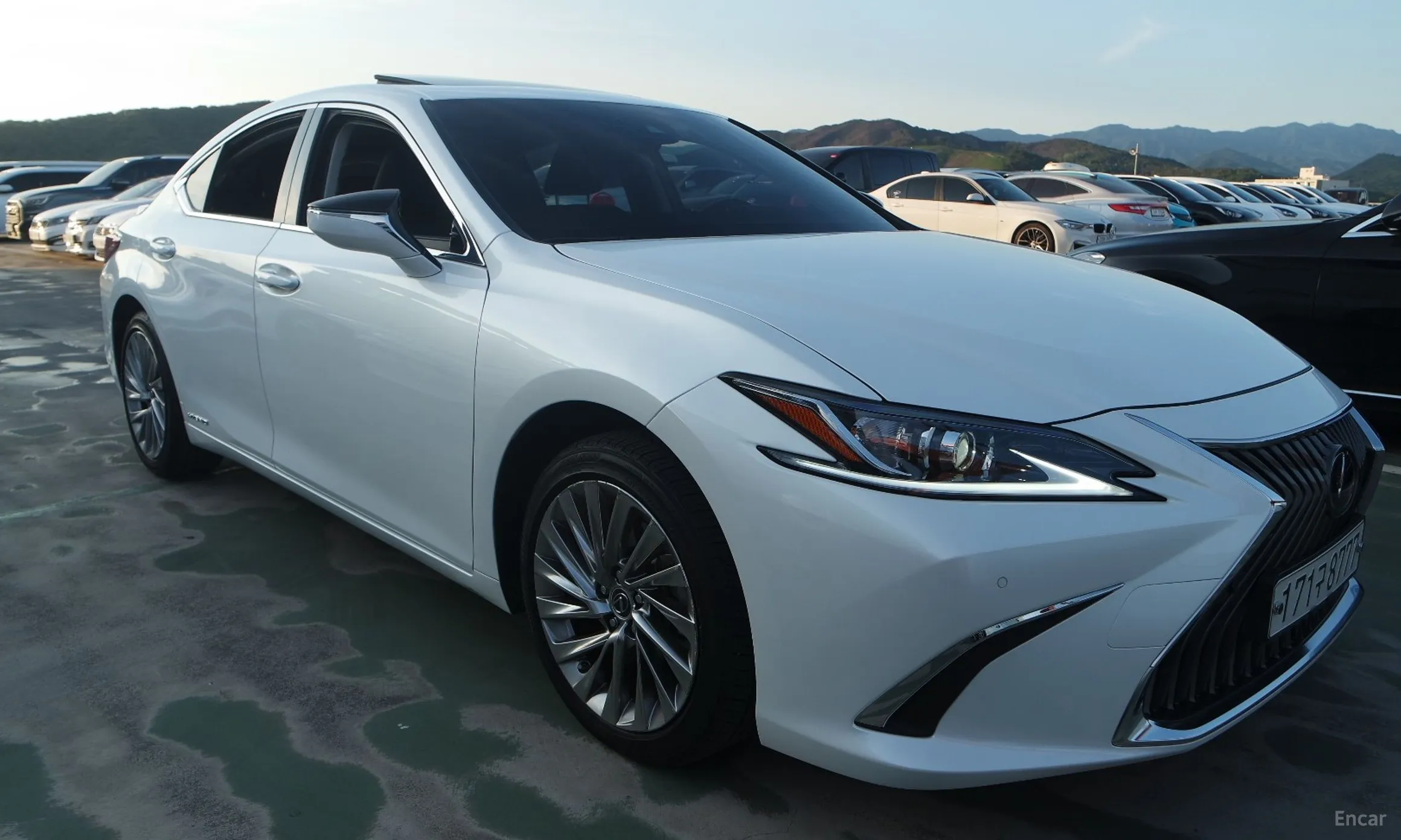 Lexus ES300h 7th Generation превью 19
