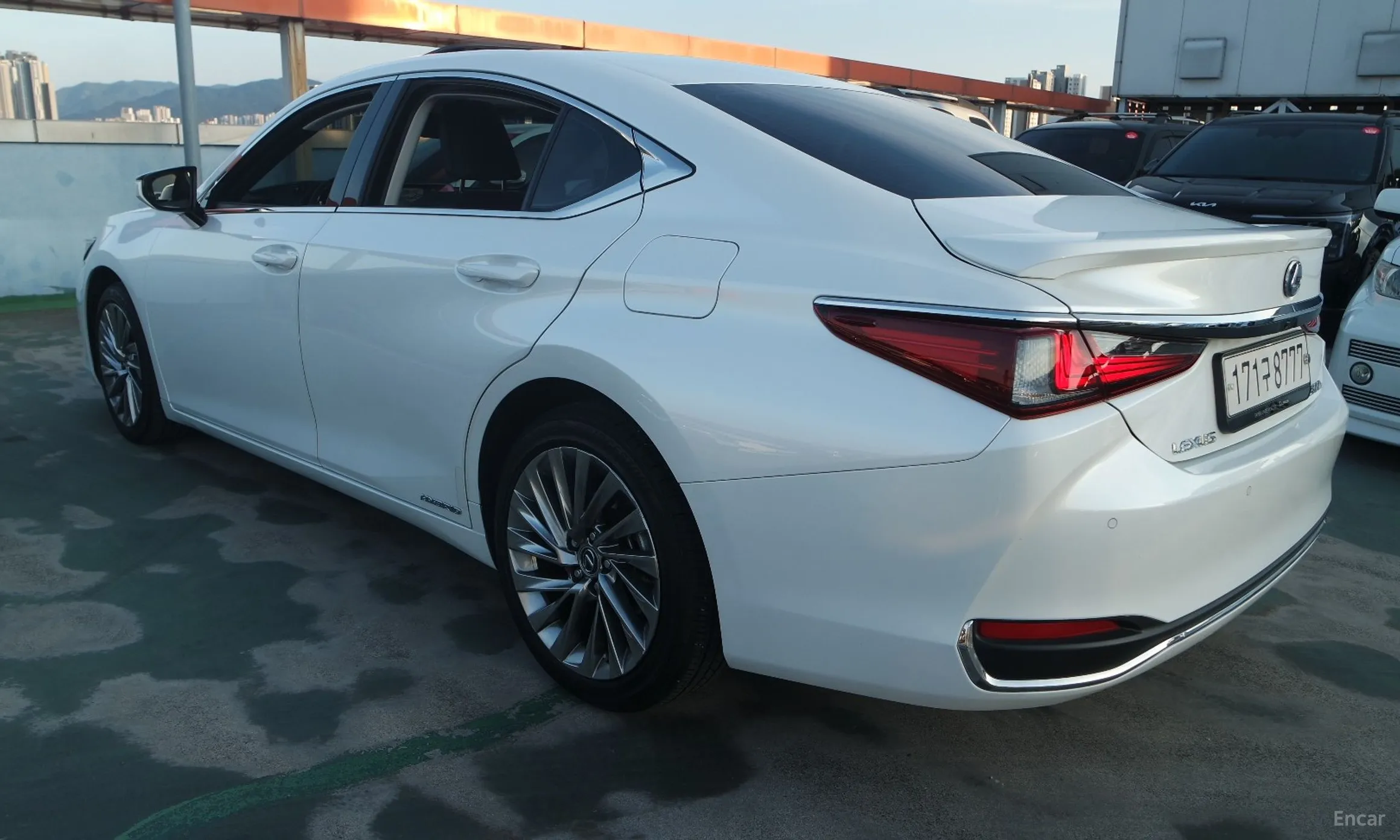 Lexus ES300h 7th Generation превью 20