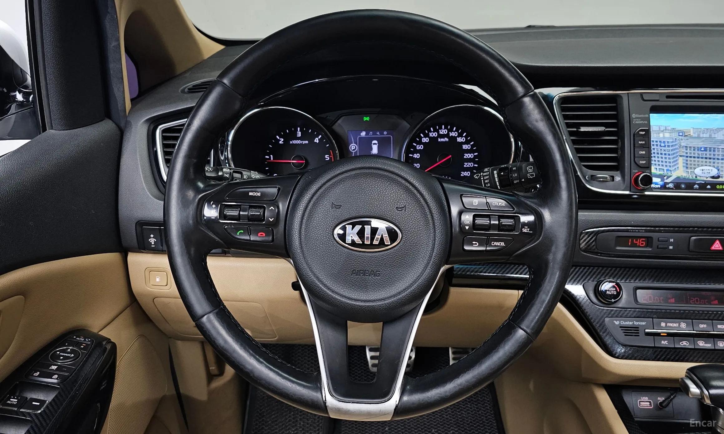 Kia Carnival превью 13