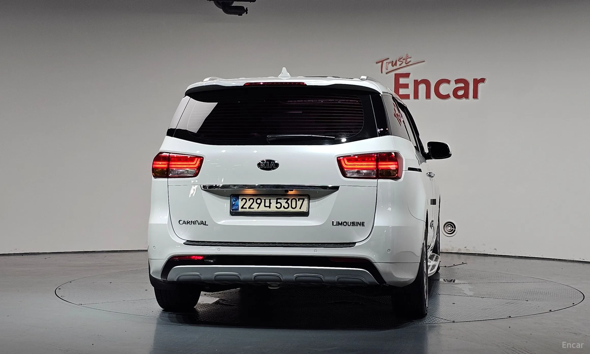 Kia Carnival превью 4