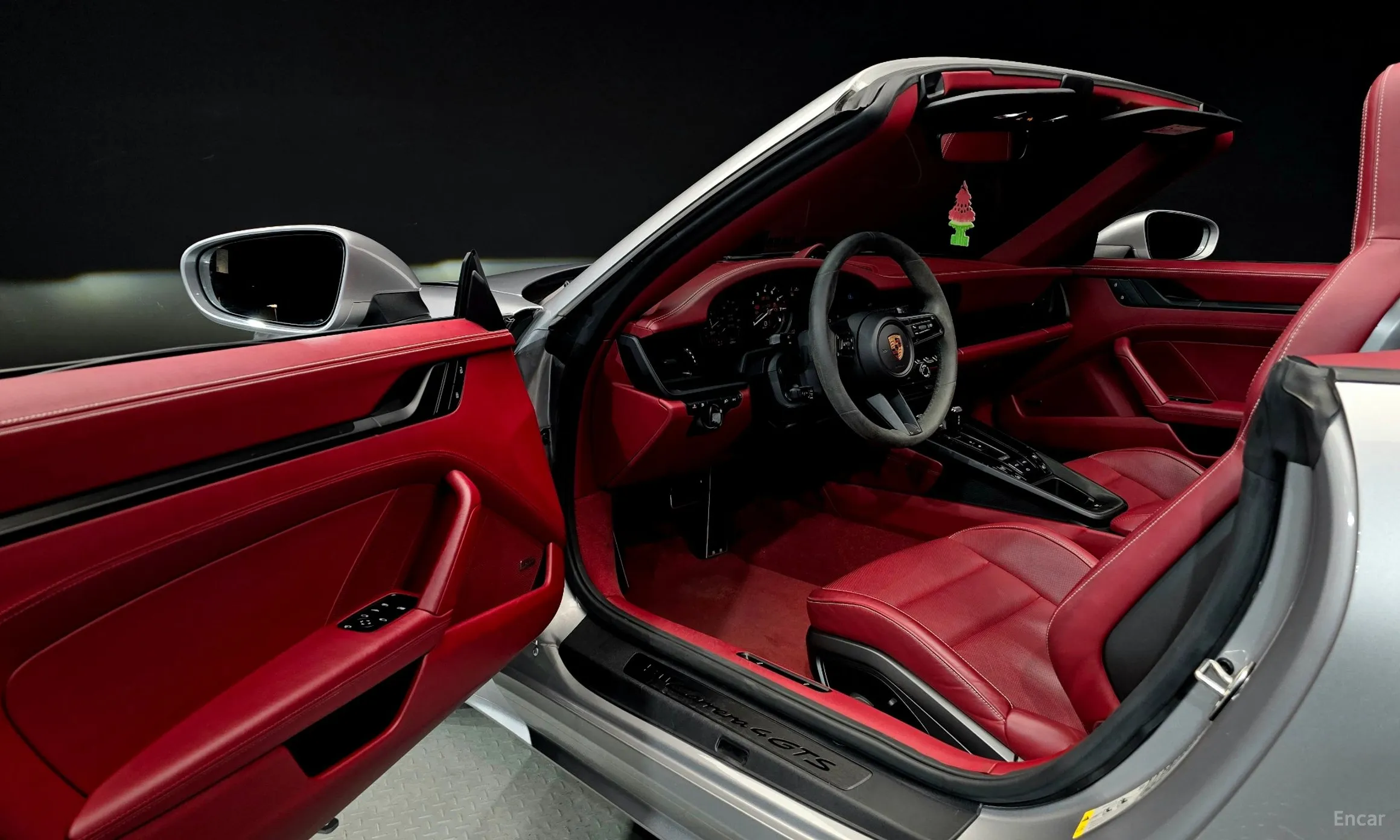 Porsche 911 (992) превью 10