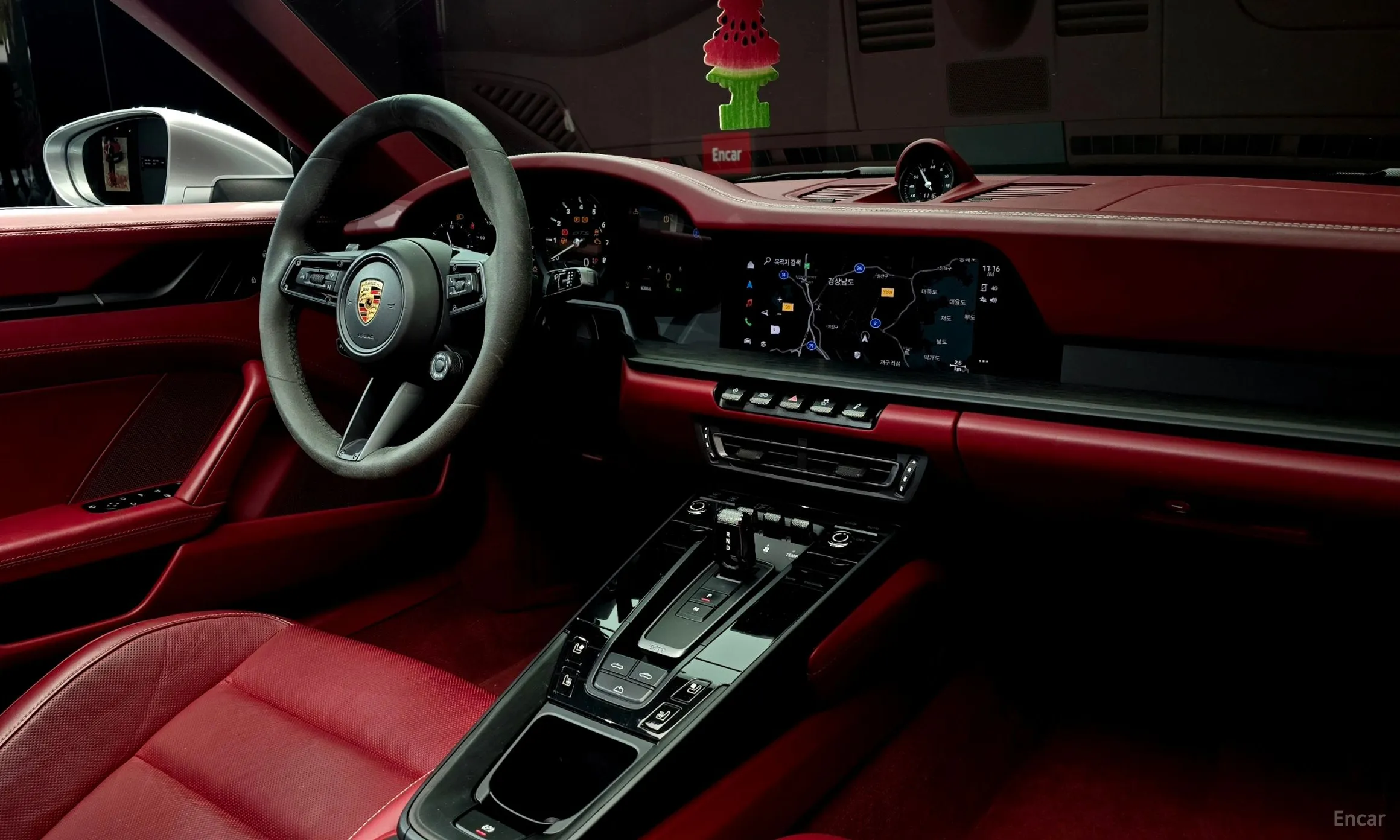 Porsche 911 (992) превью 7