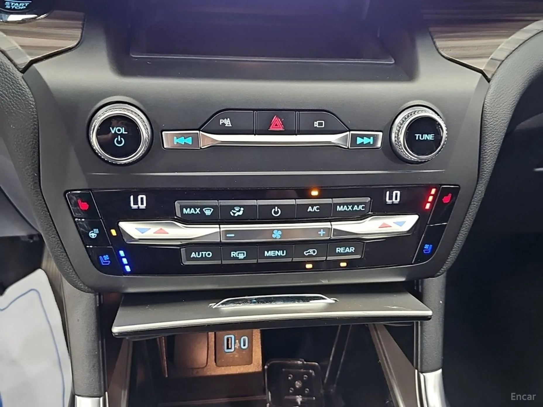Ford Explorer 6th Generation превью 12
