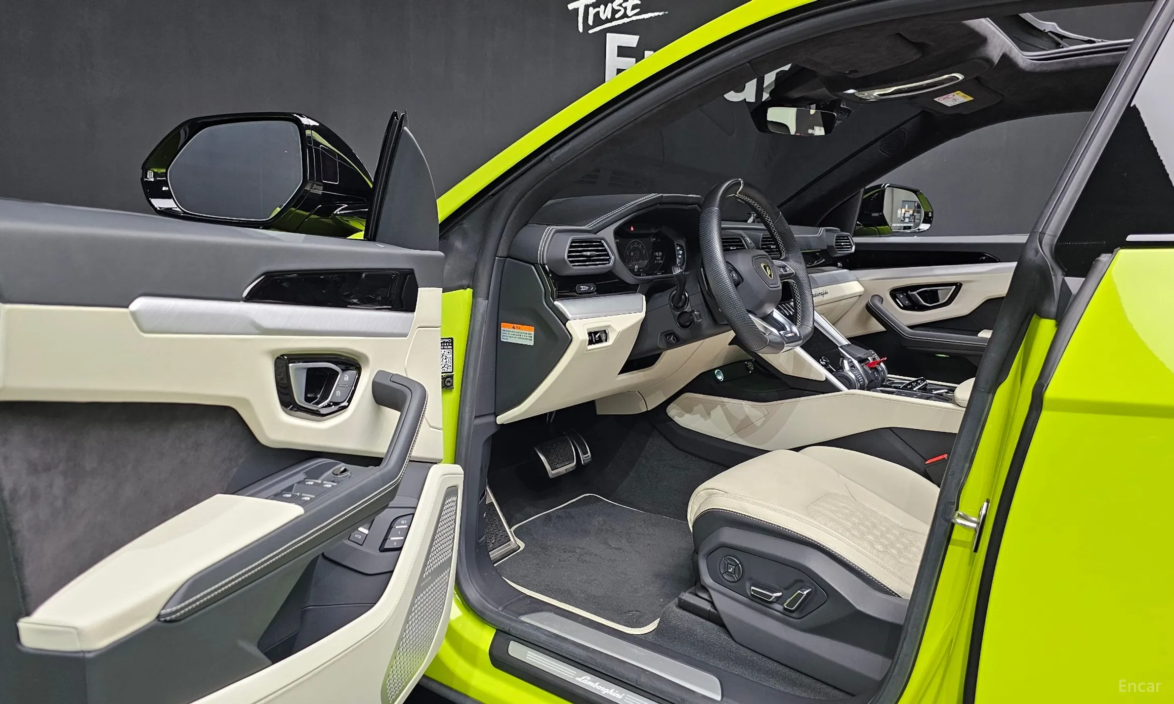 Lamborghini Urus превью 10