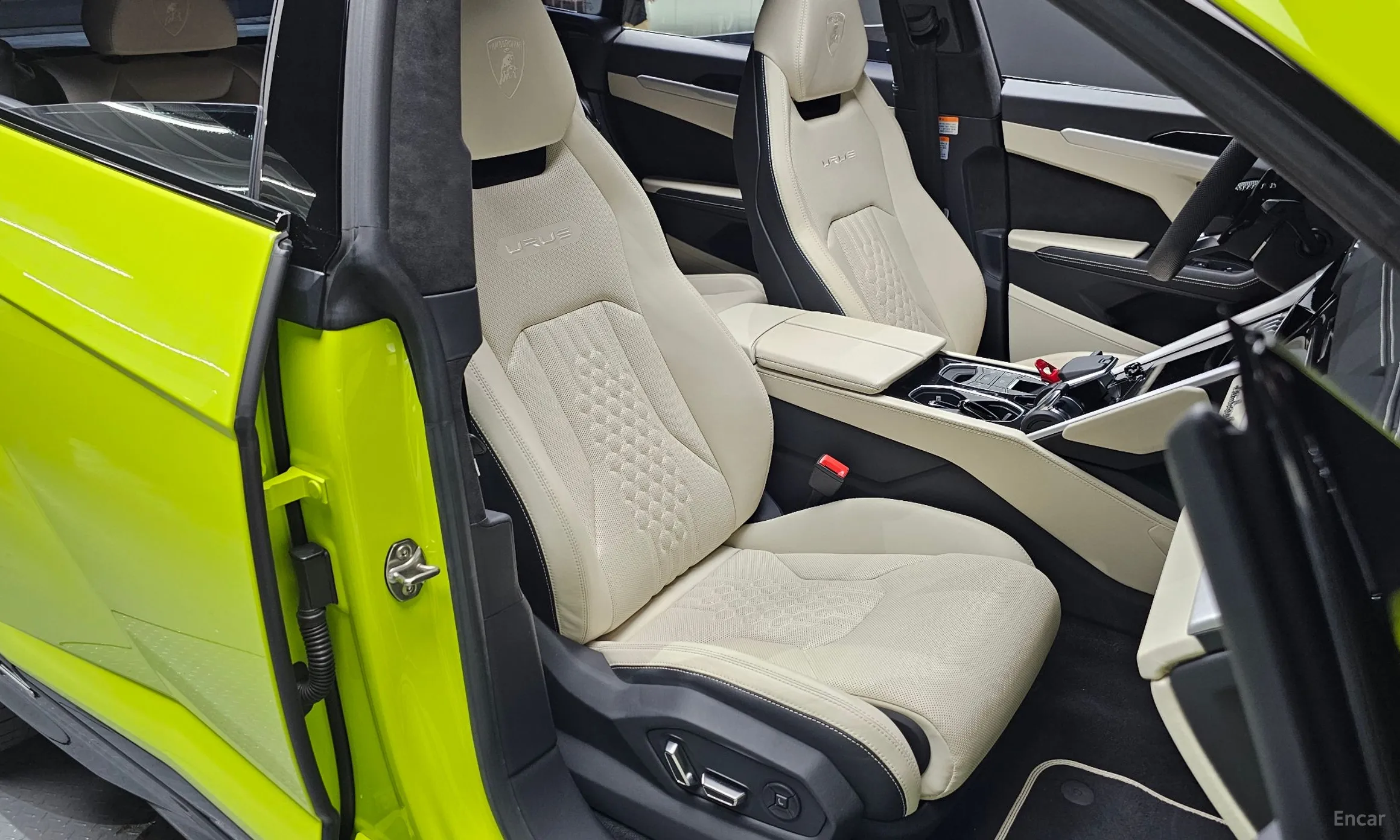 Lamborghini Urus превью 11