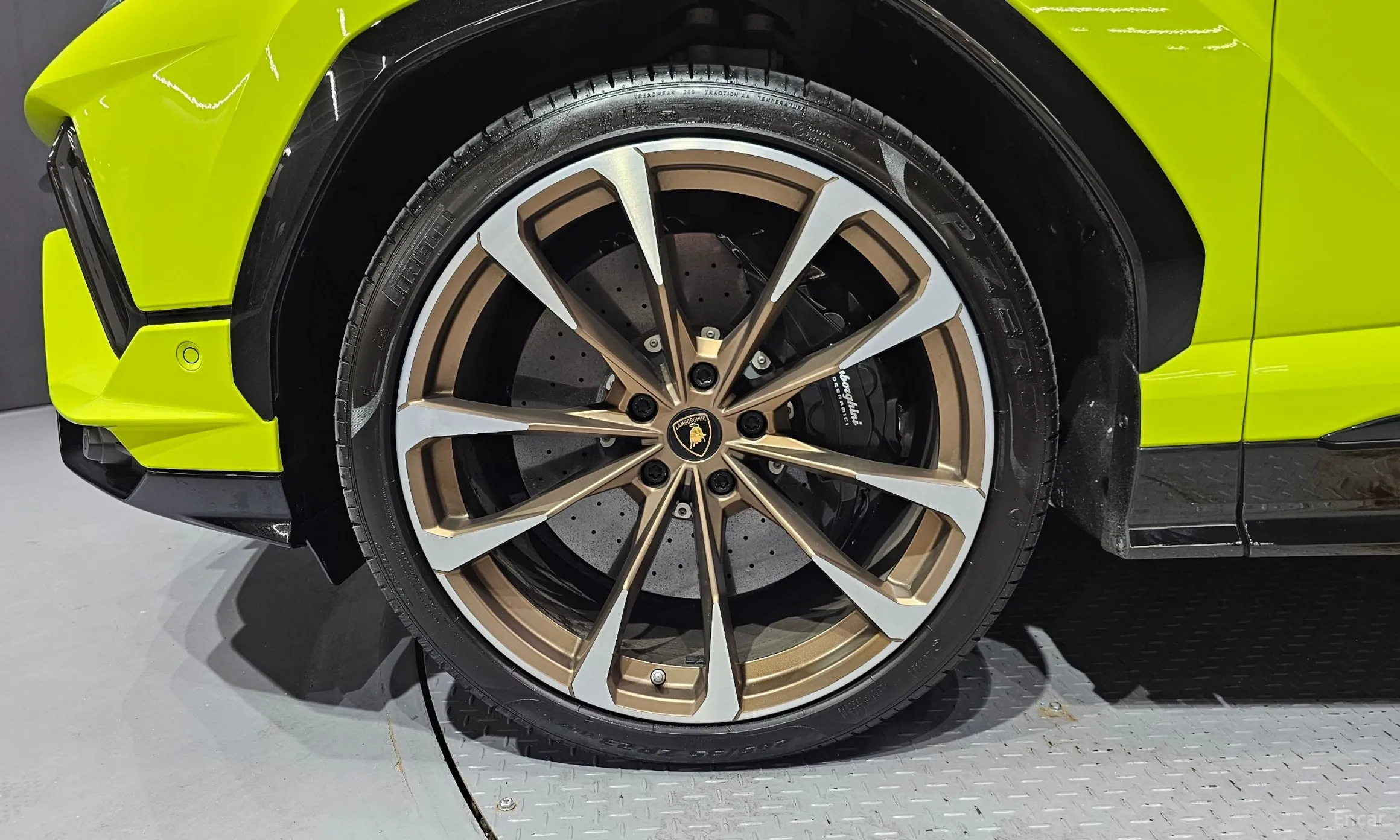 Lamborghini Urus превью 5