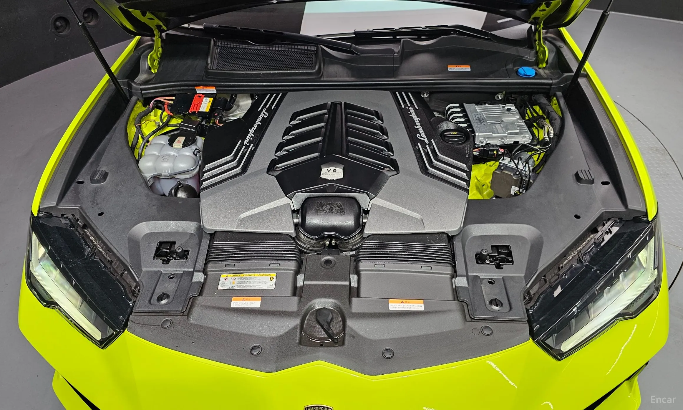 Lamborghini Urus превью 6