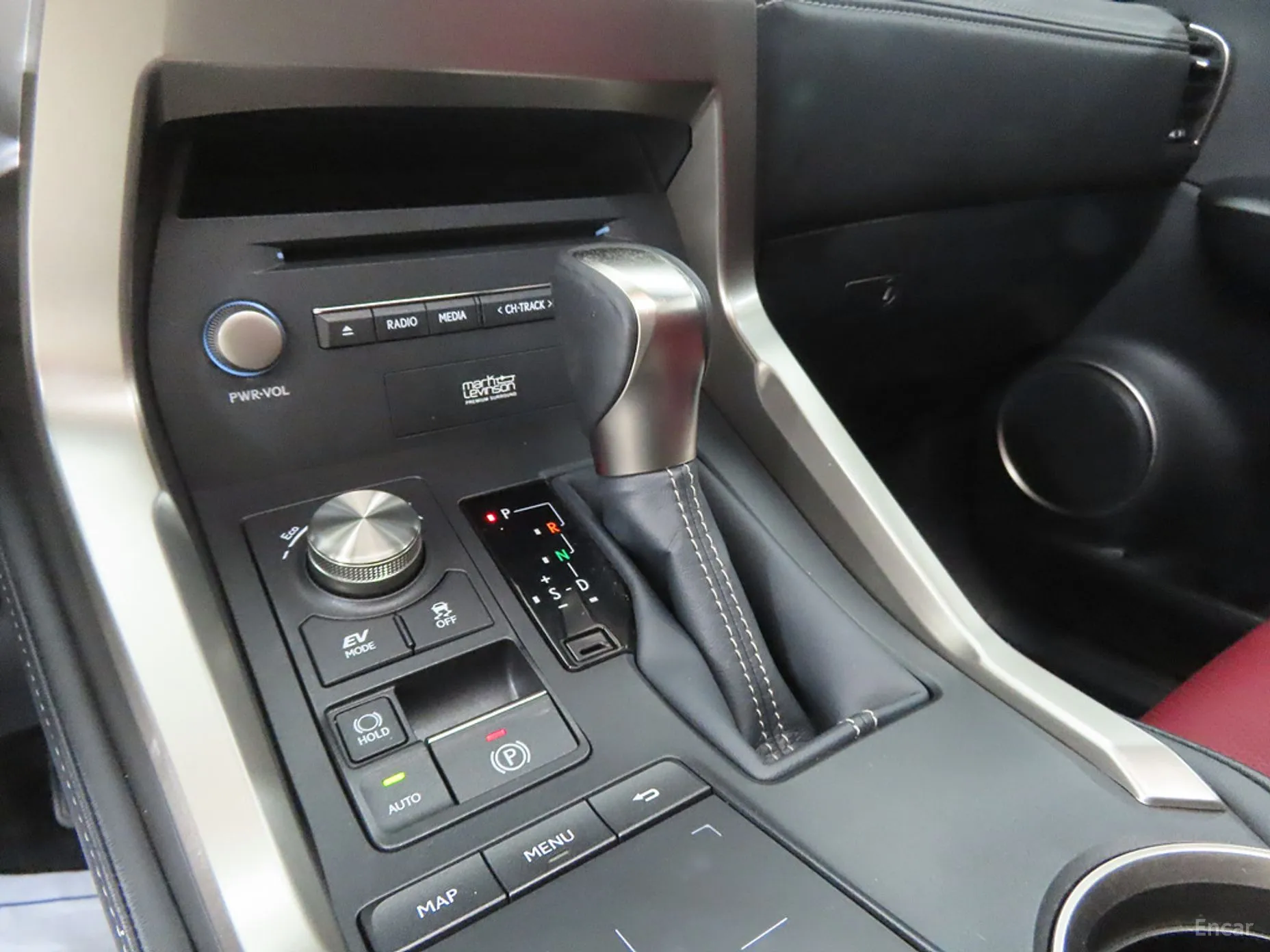 Lexus NX300h превью 11
