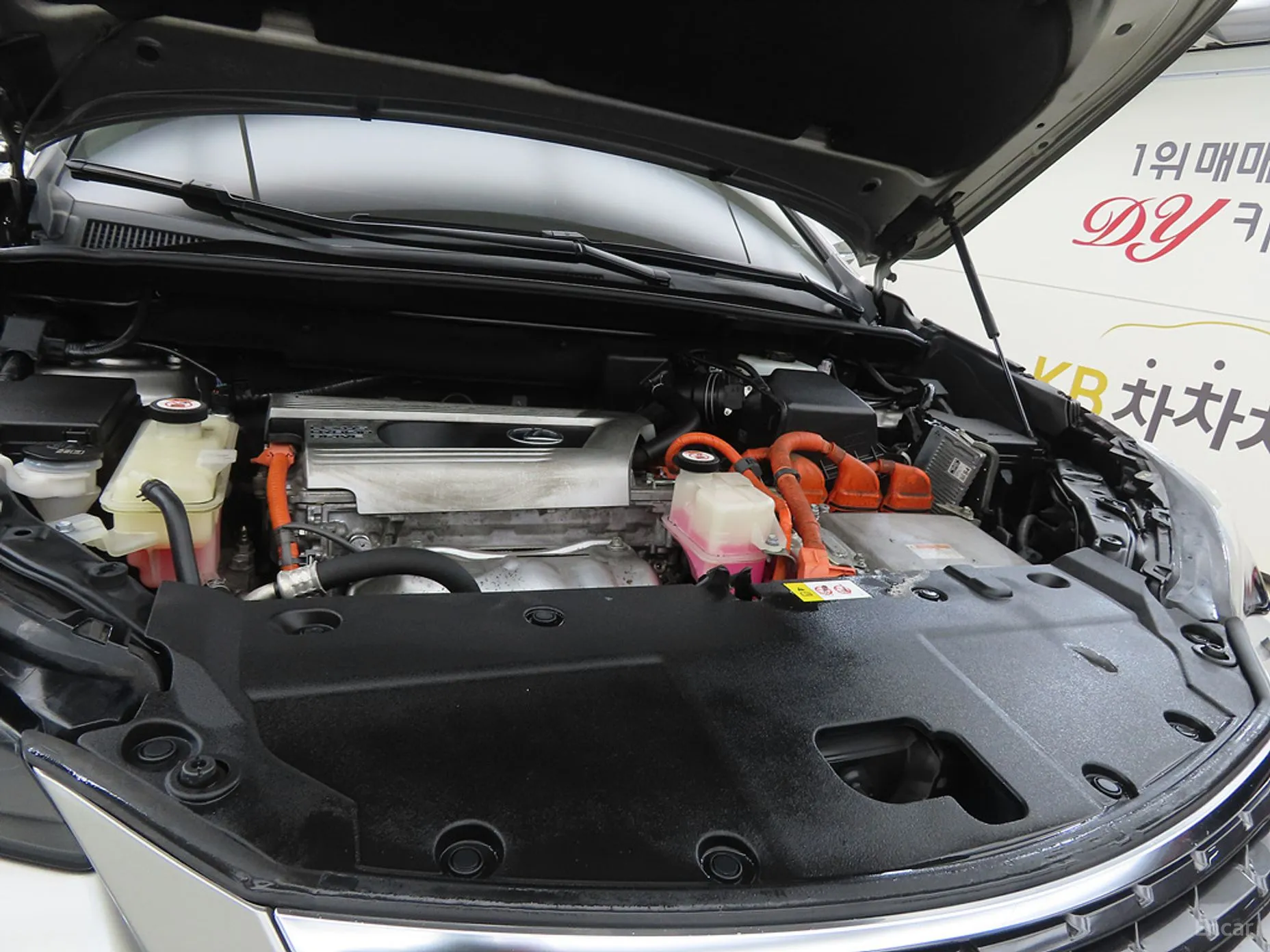 Lexus NX300h превью 19