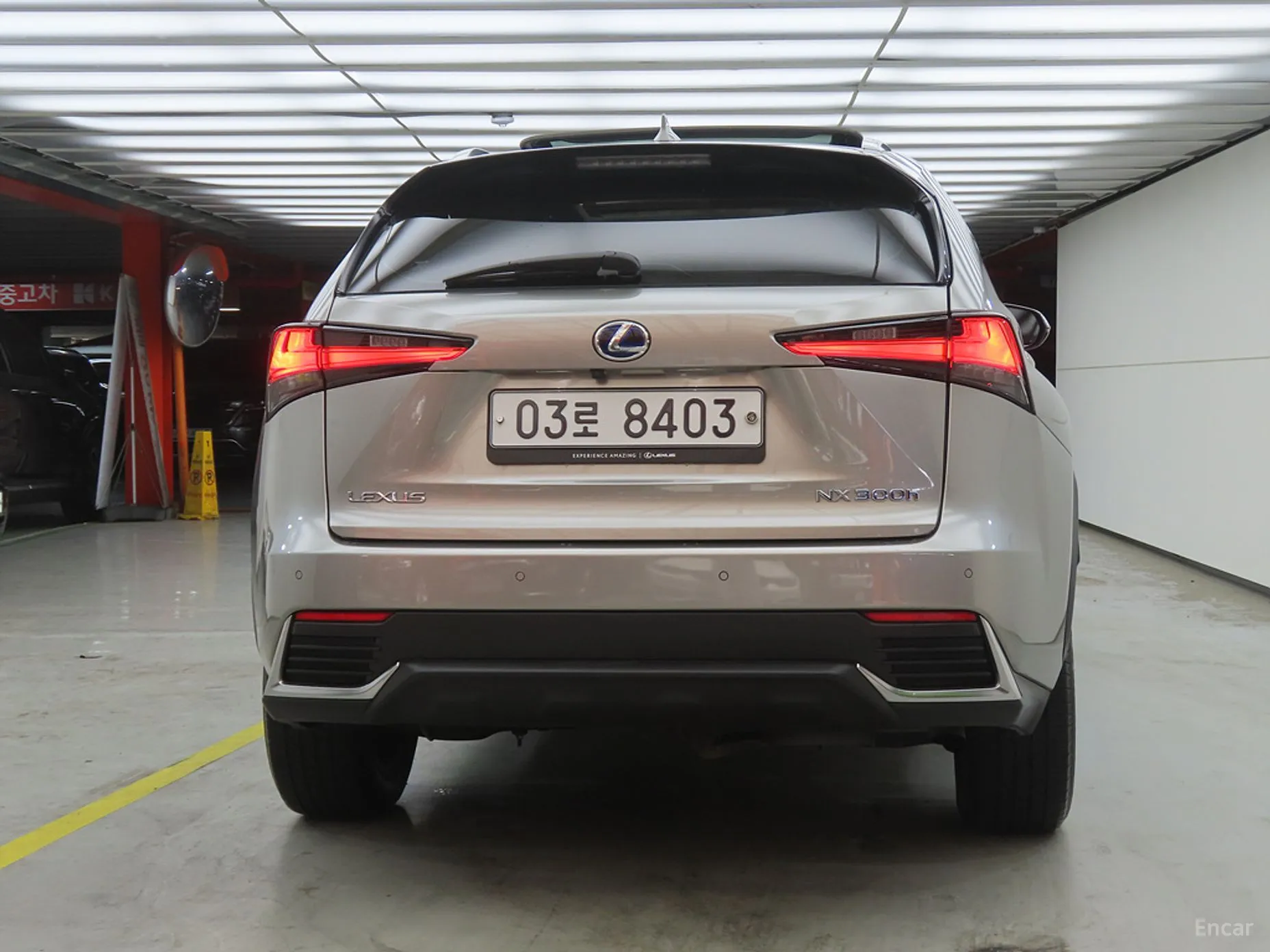 Lexus NX300h превью 3