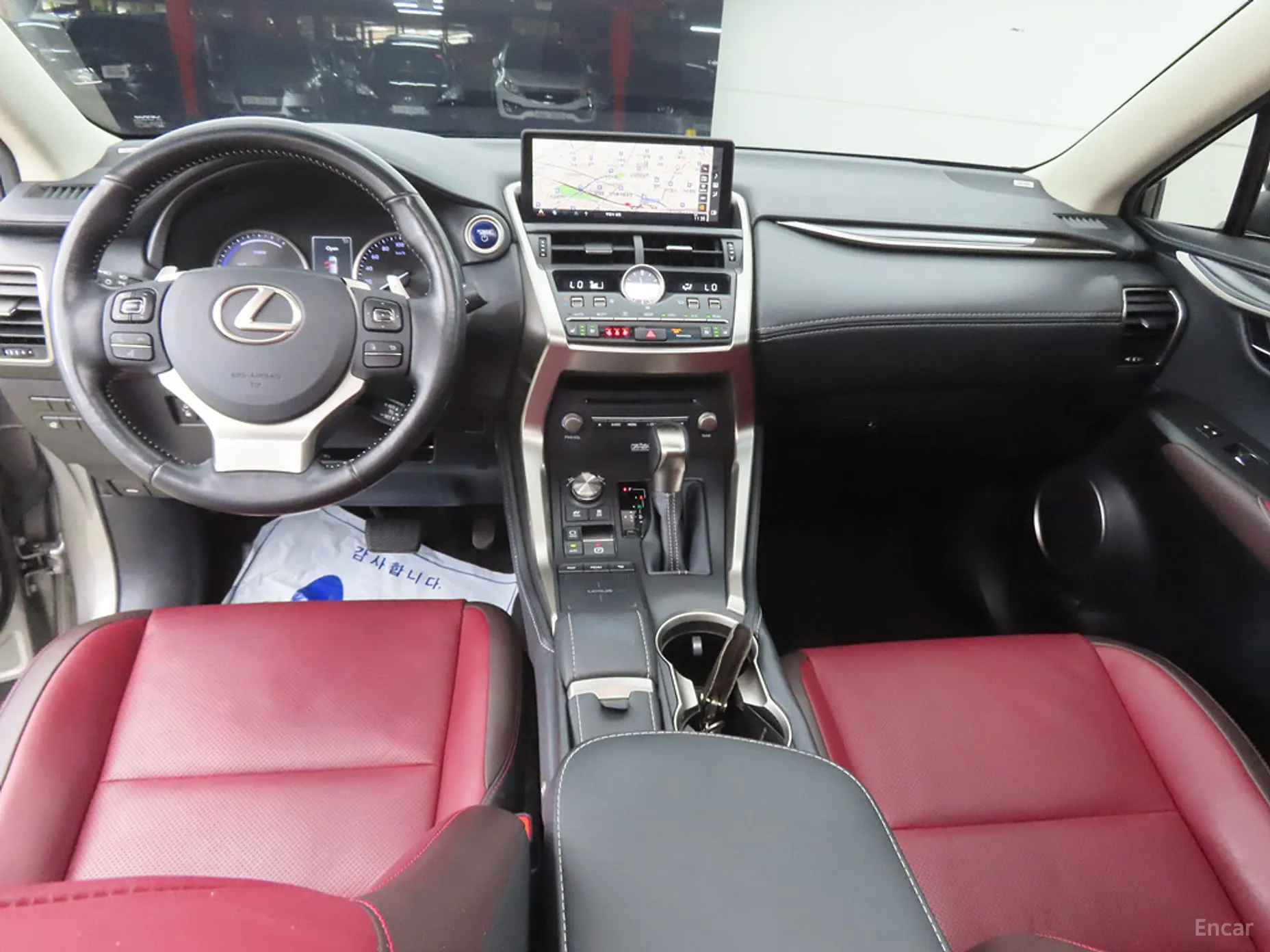 Lexus NX300h превью 7