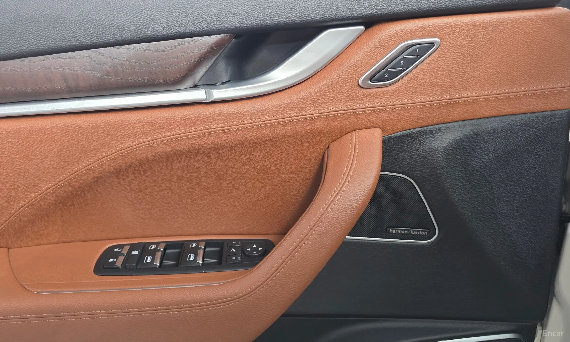 Maserati Levante превью 12
