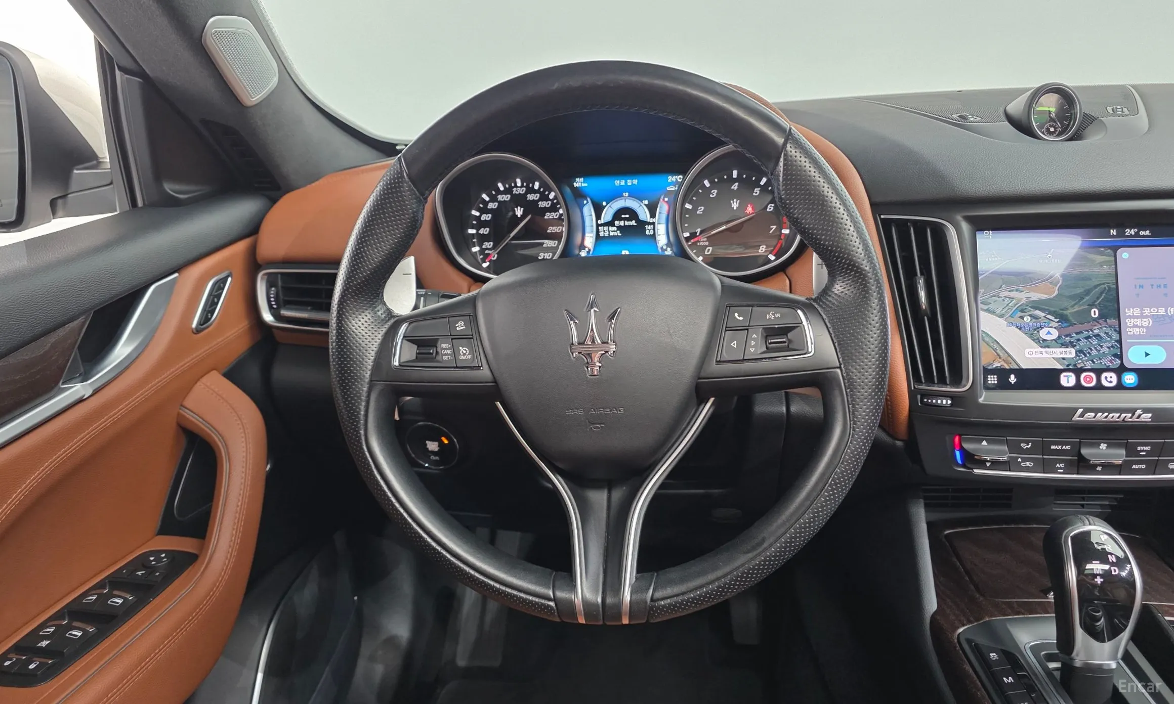 Maserati Levante превью 14