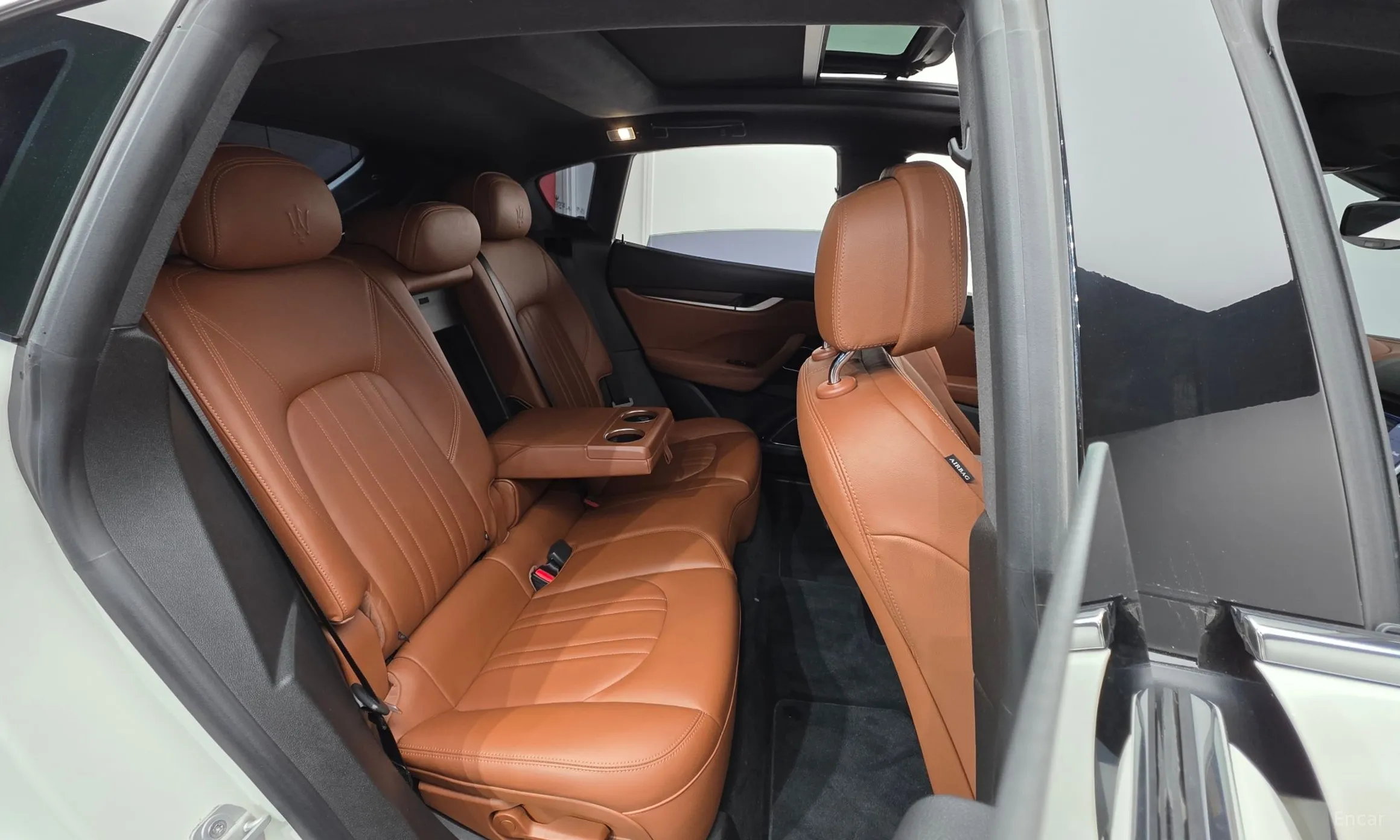 Maserati Levante превью 18