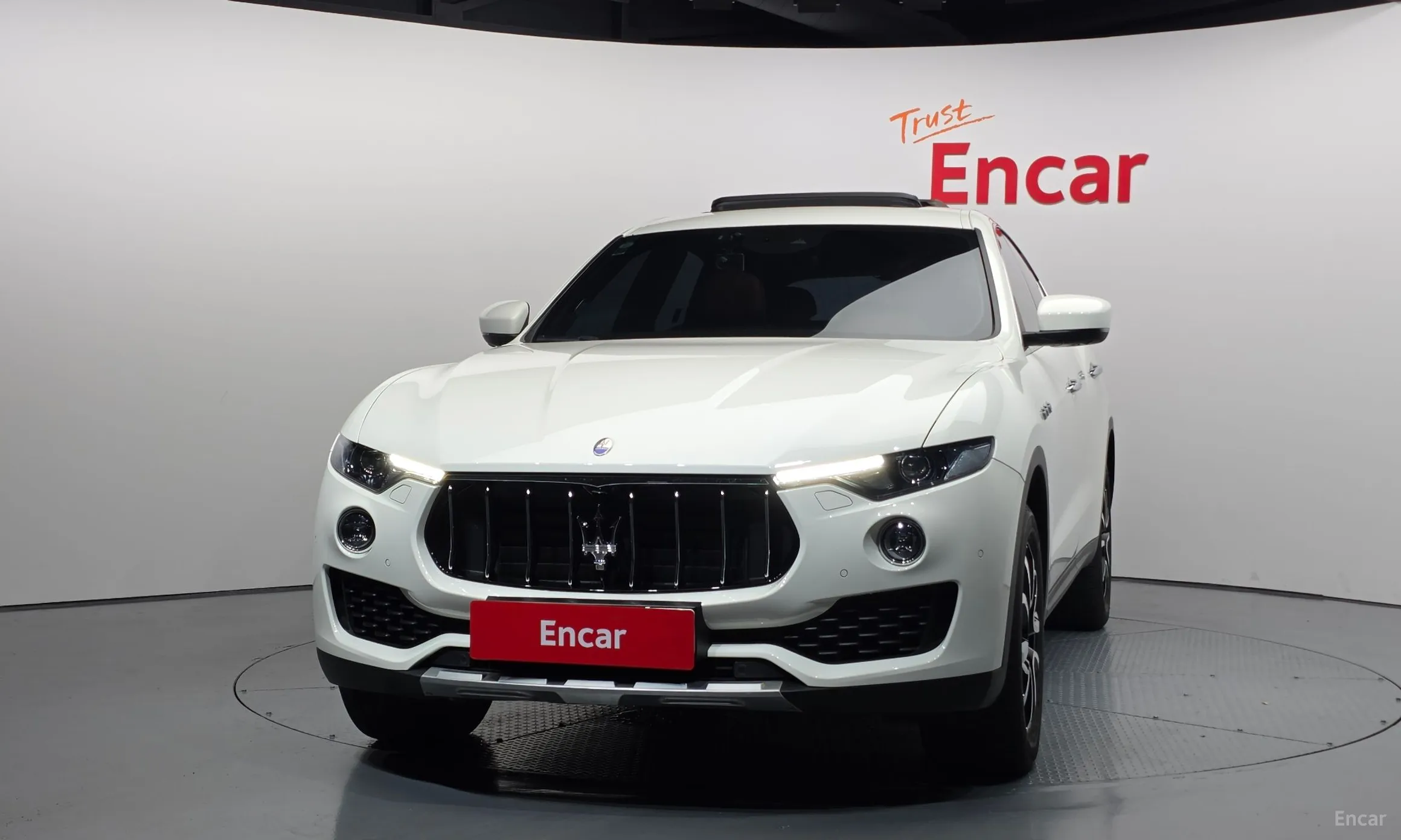 Maserati Levante превью 3