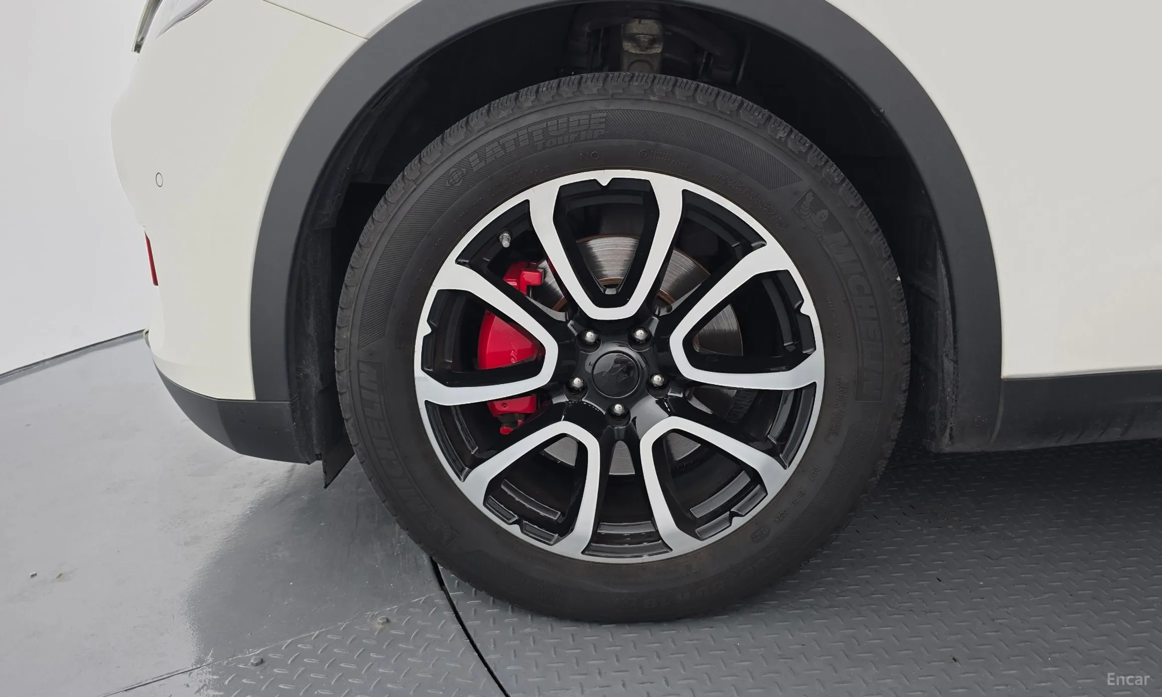 Maserati Levante превью 5
