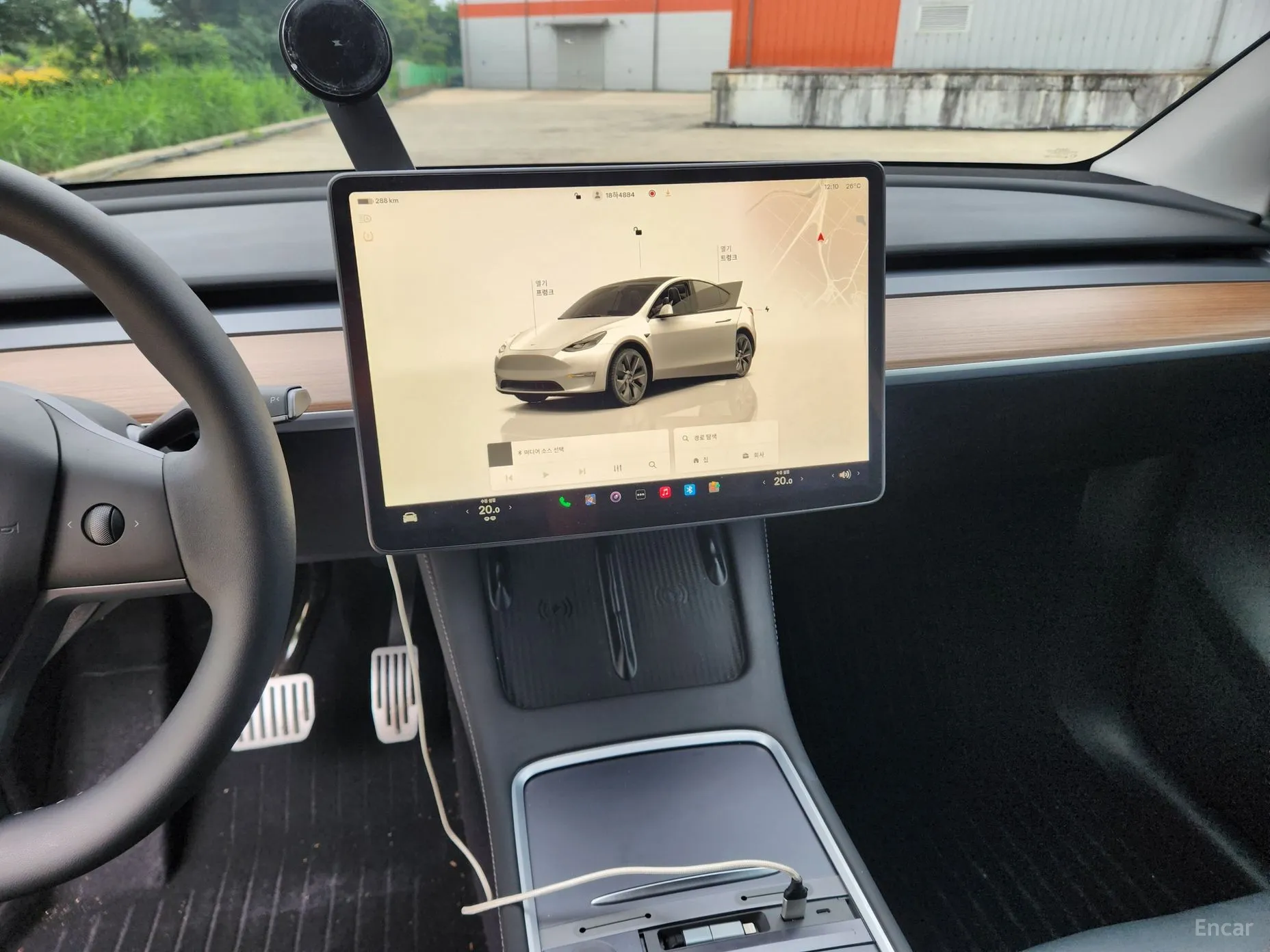 Tesla Model Y превью 15