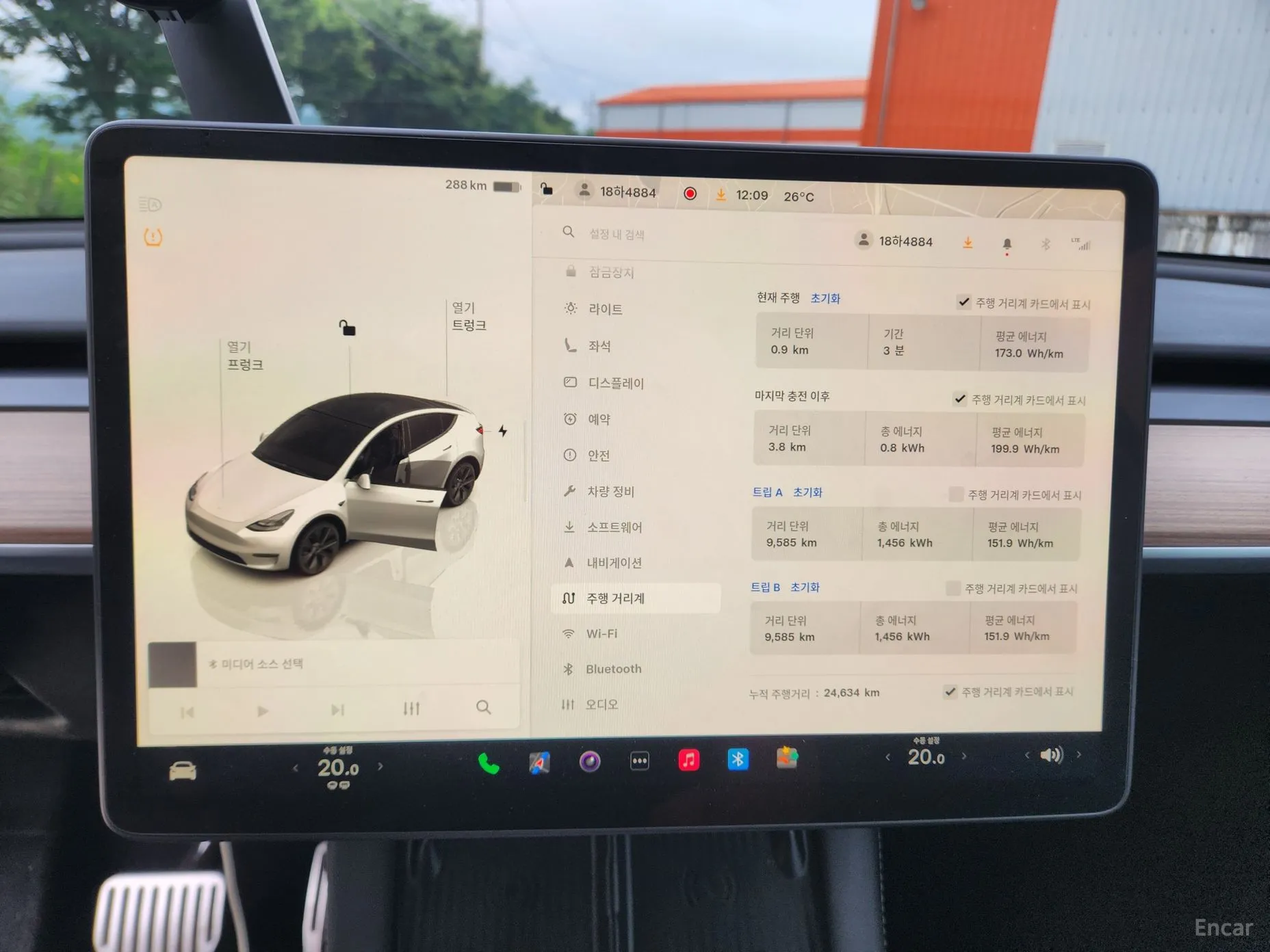 Tesla Model Y превью 16