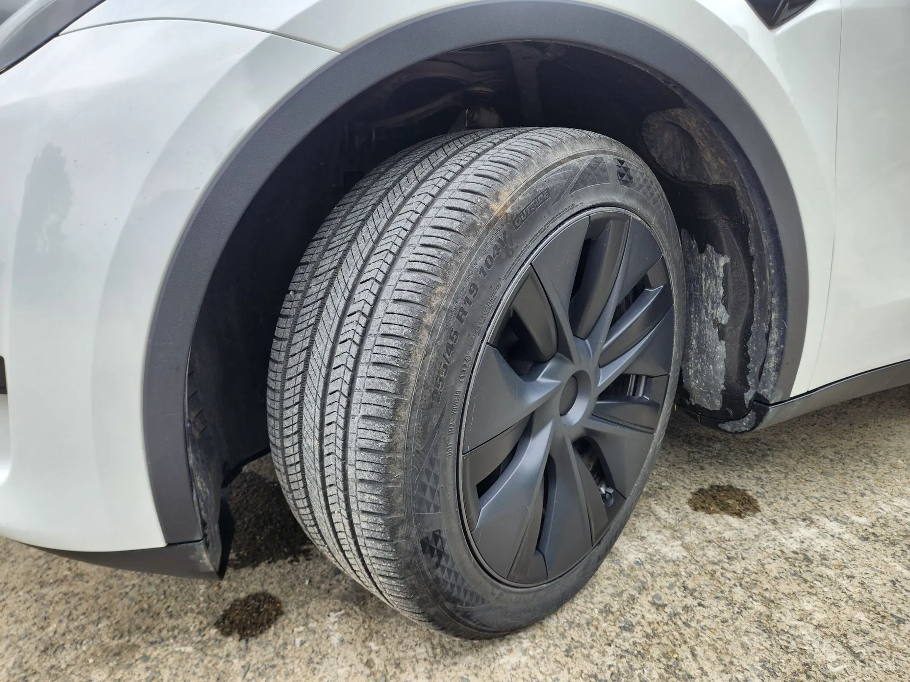 Tesla Model Y превью 17