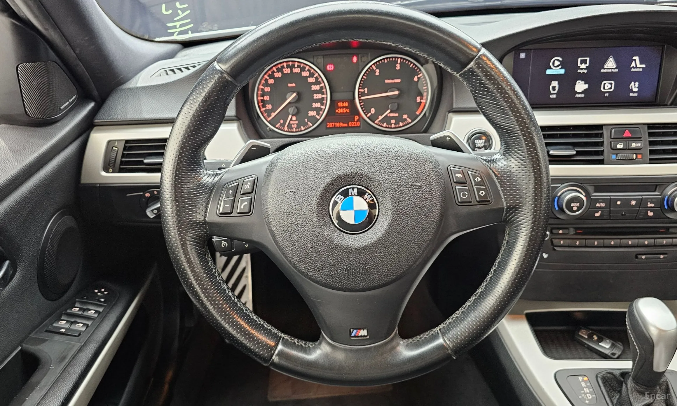 BMW 3 Series (E90) превью 13