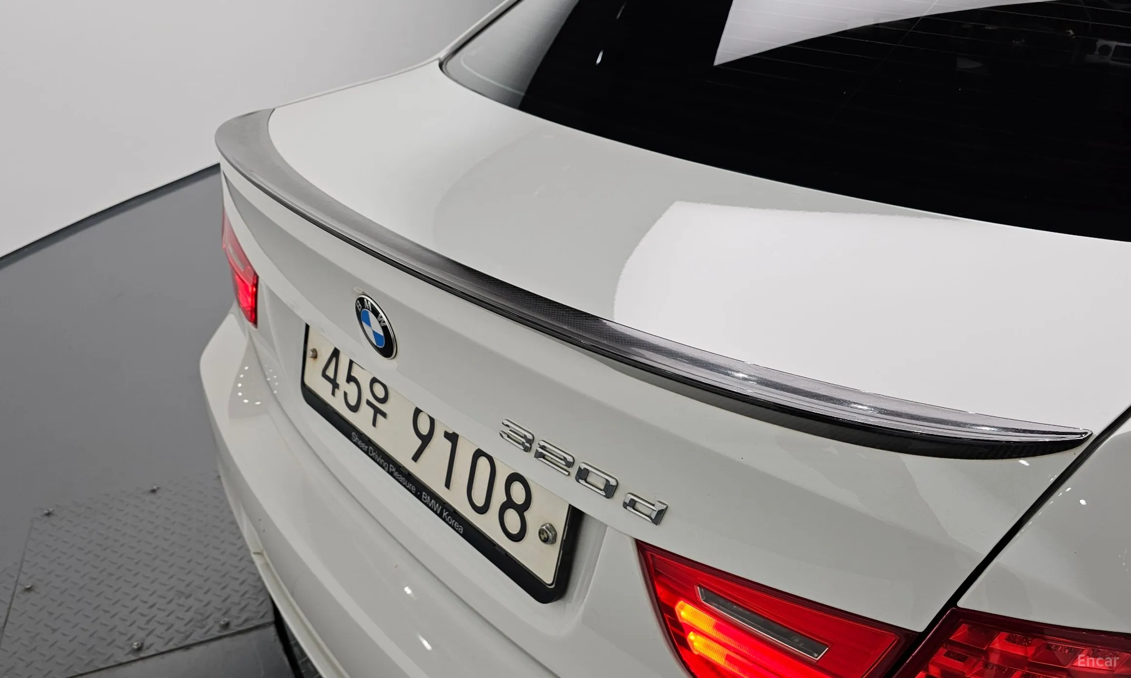 BMW 3 Series (E90) превью 18