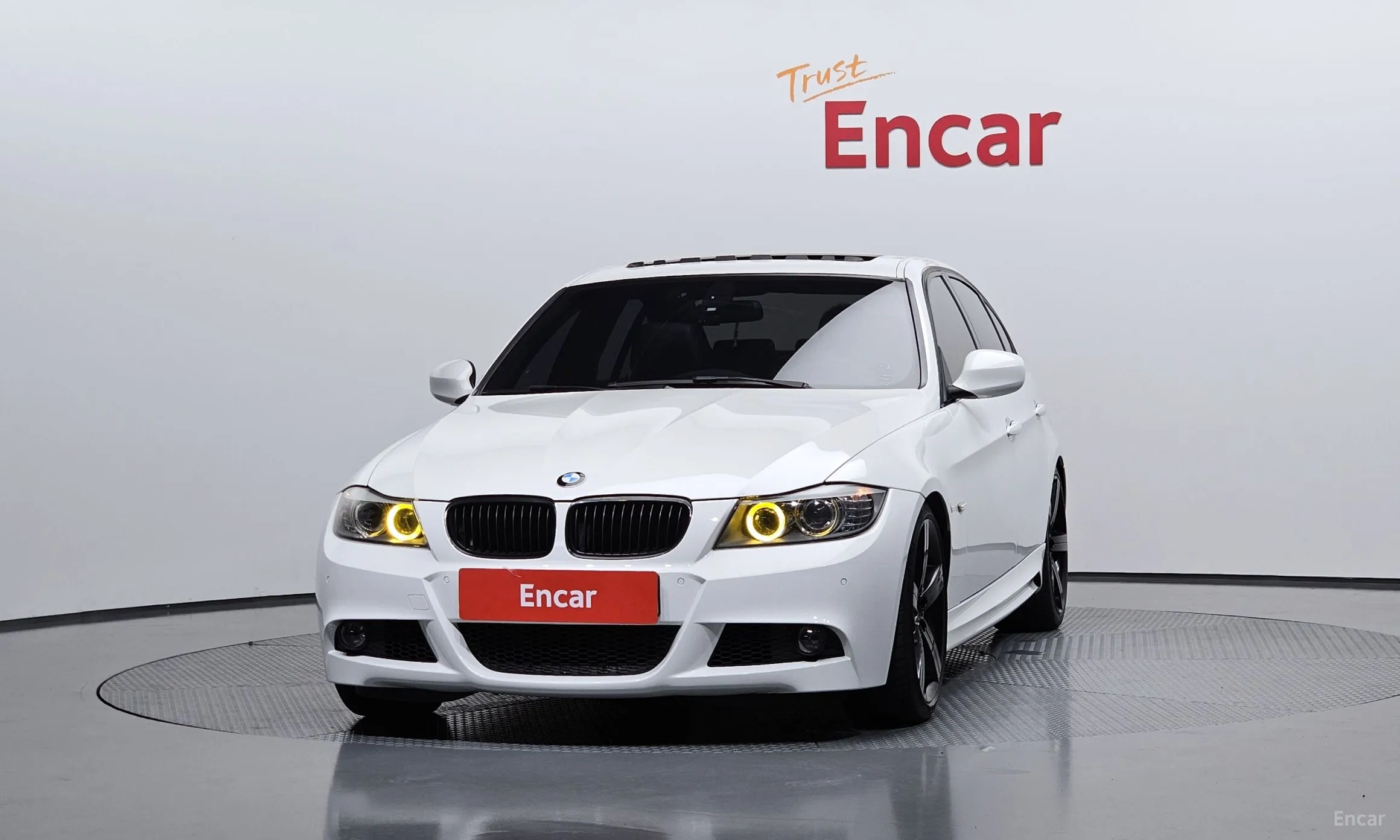 BMW 3 Series (E90) превью 3