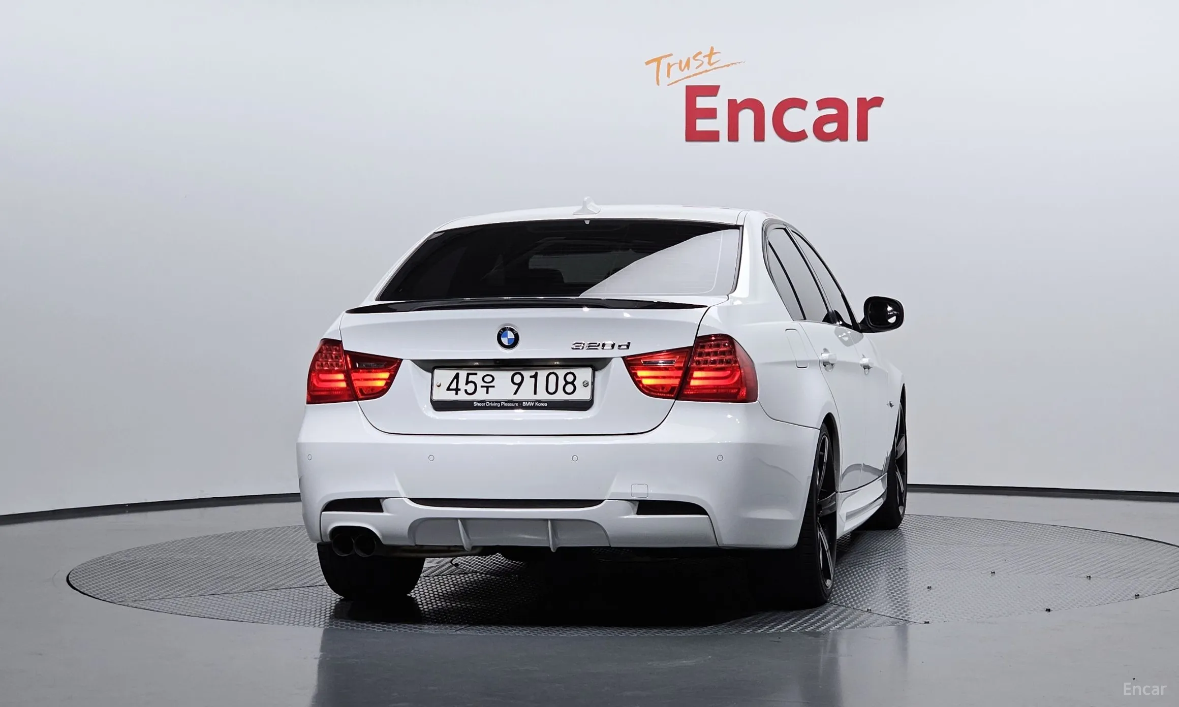 BMW 3 Series (E90) превью 4