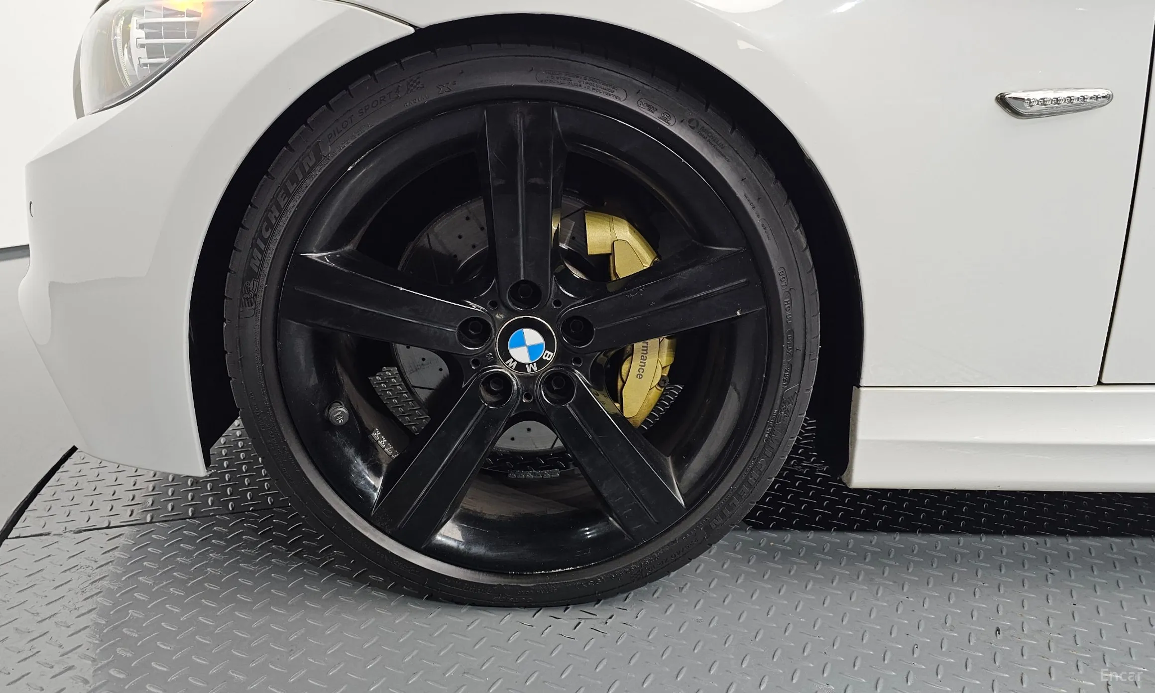 BMW 3 Series (E90) превью 5