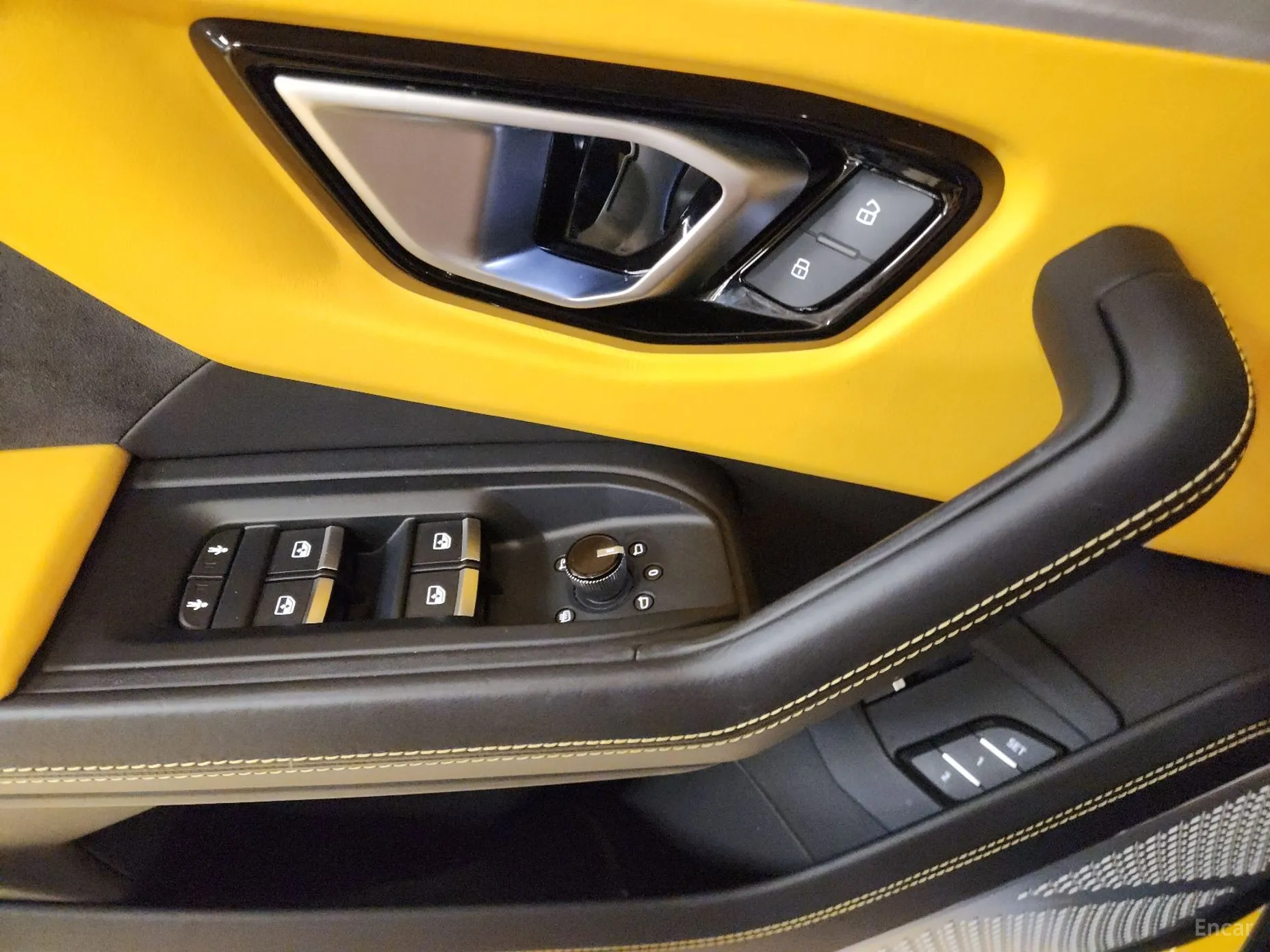 Lamborghini Urus превью 14