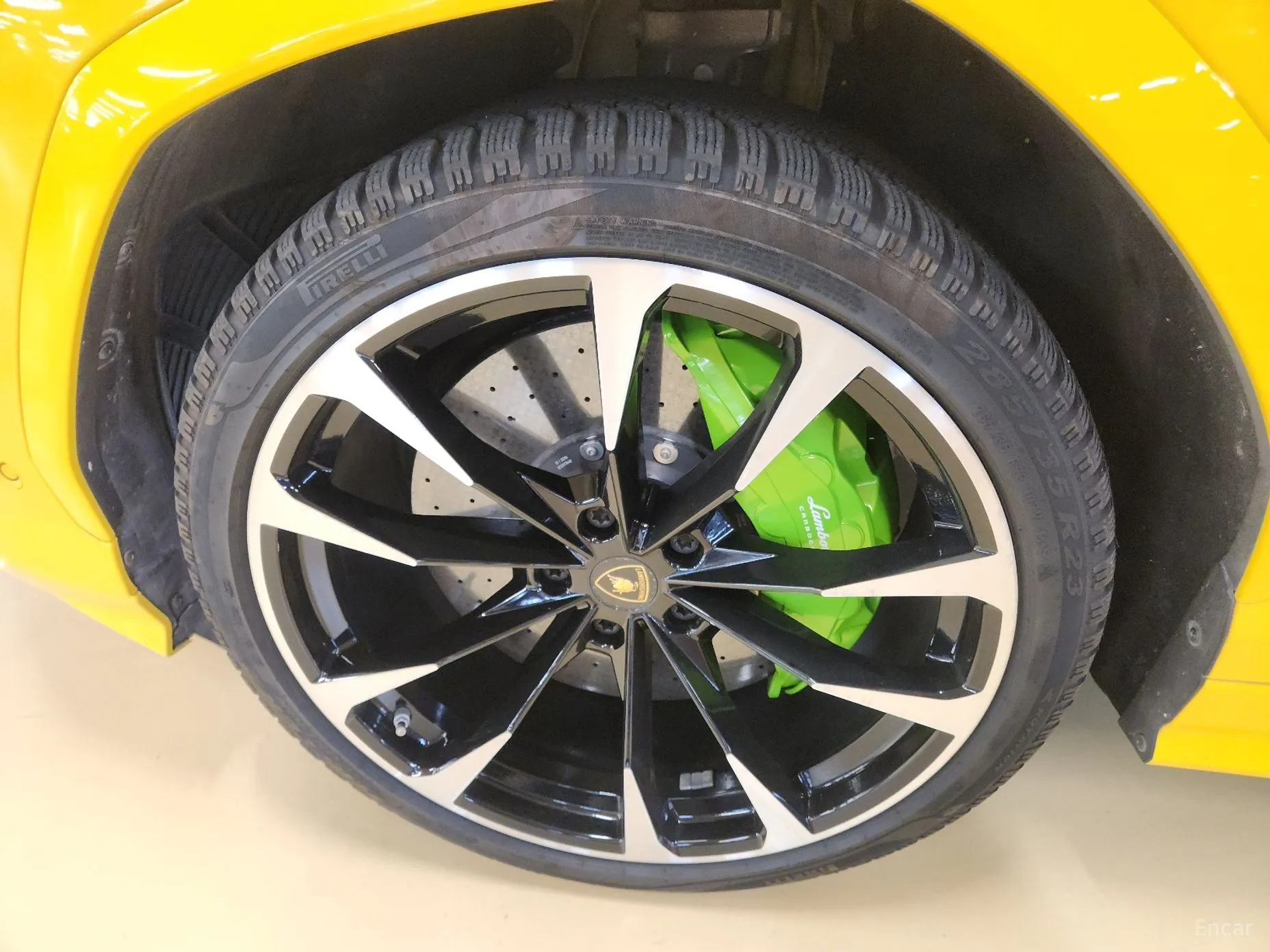 Lamborghini Urus превью 5
