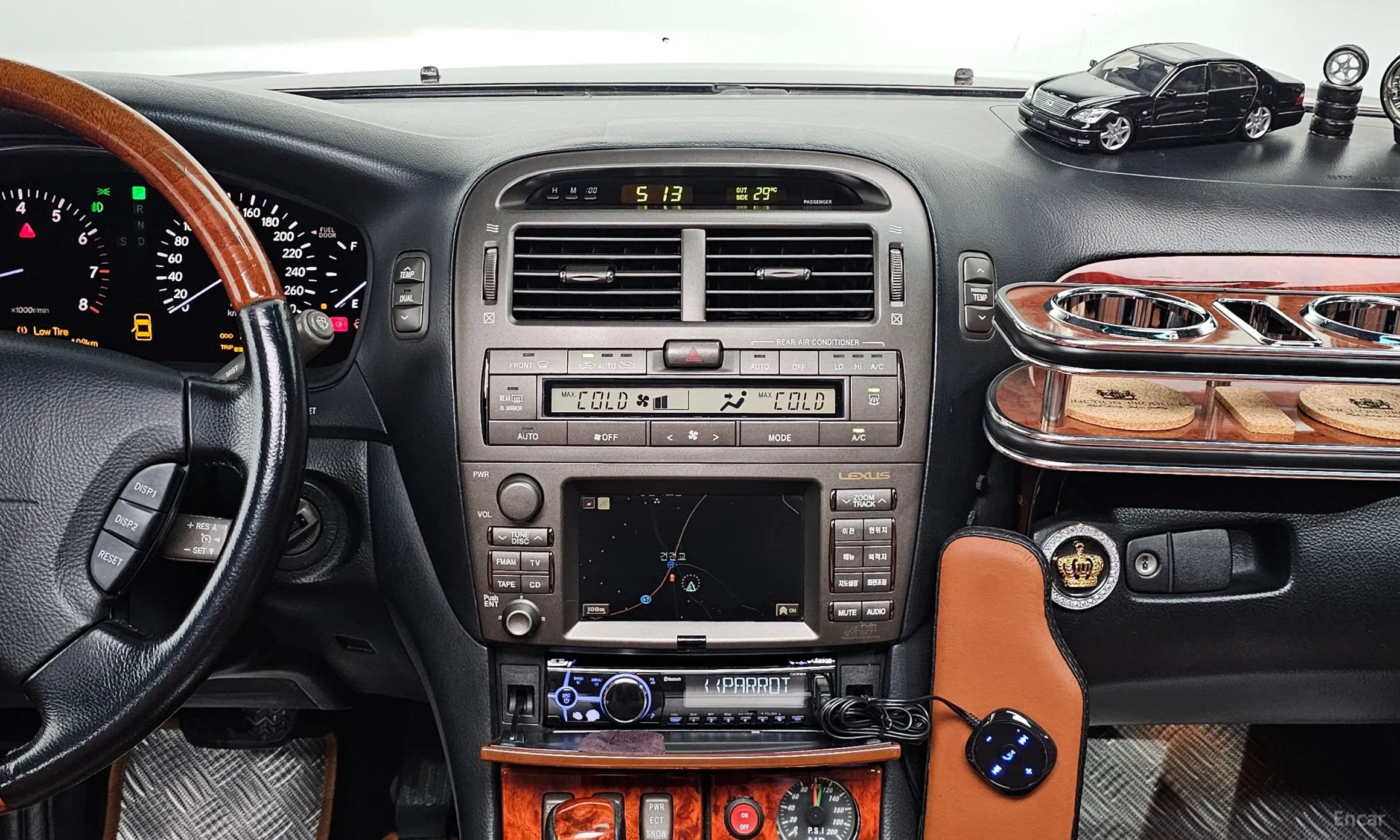 Lexus LS430 превью 14