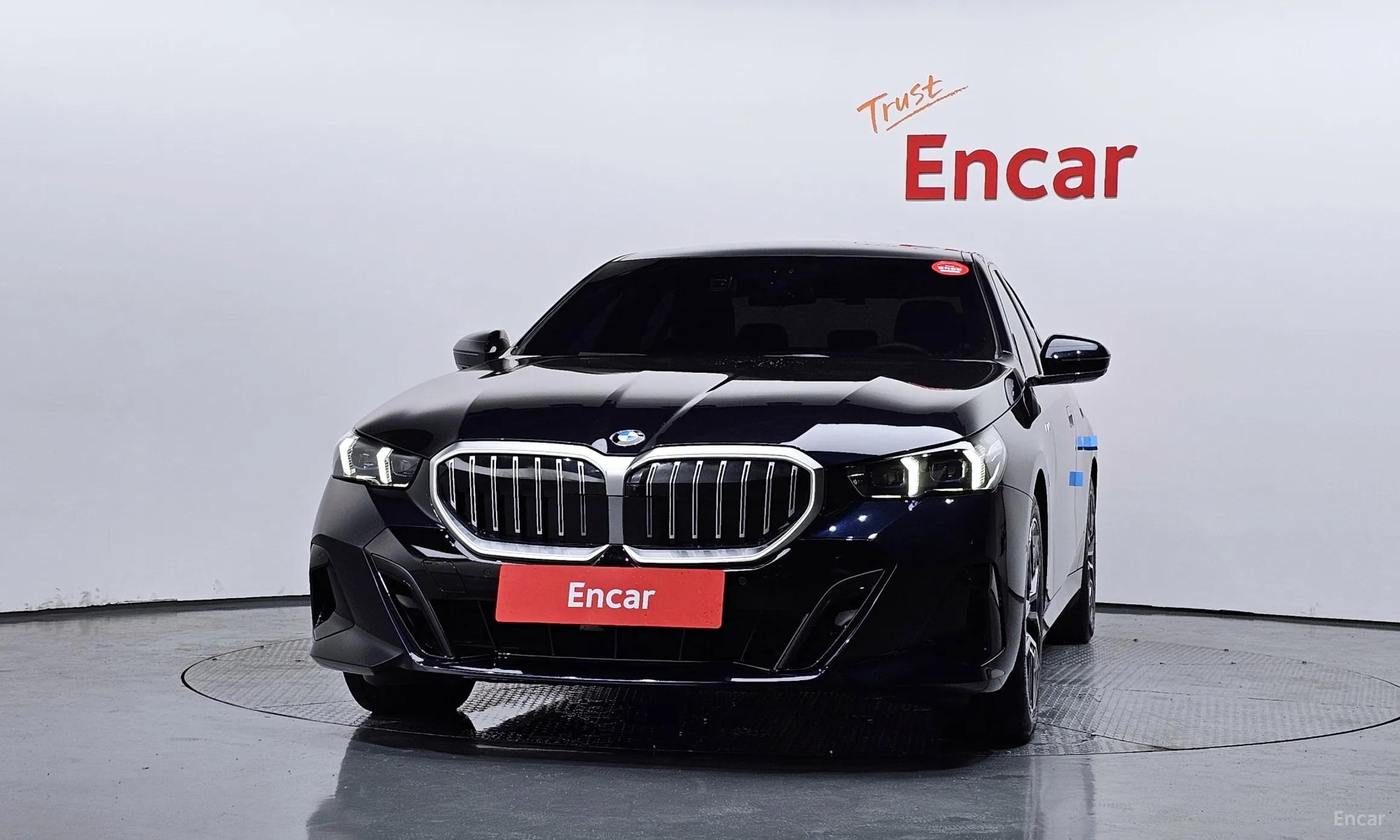 BMW 5 Series (G60) превью 3