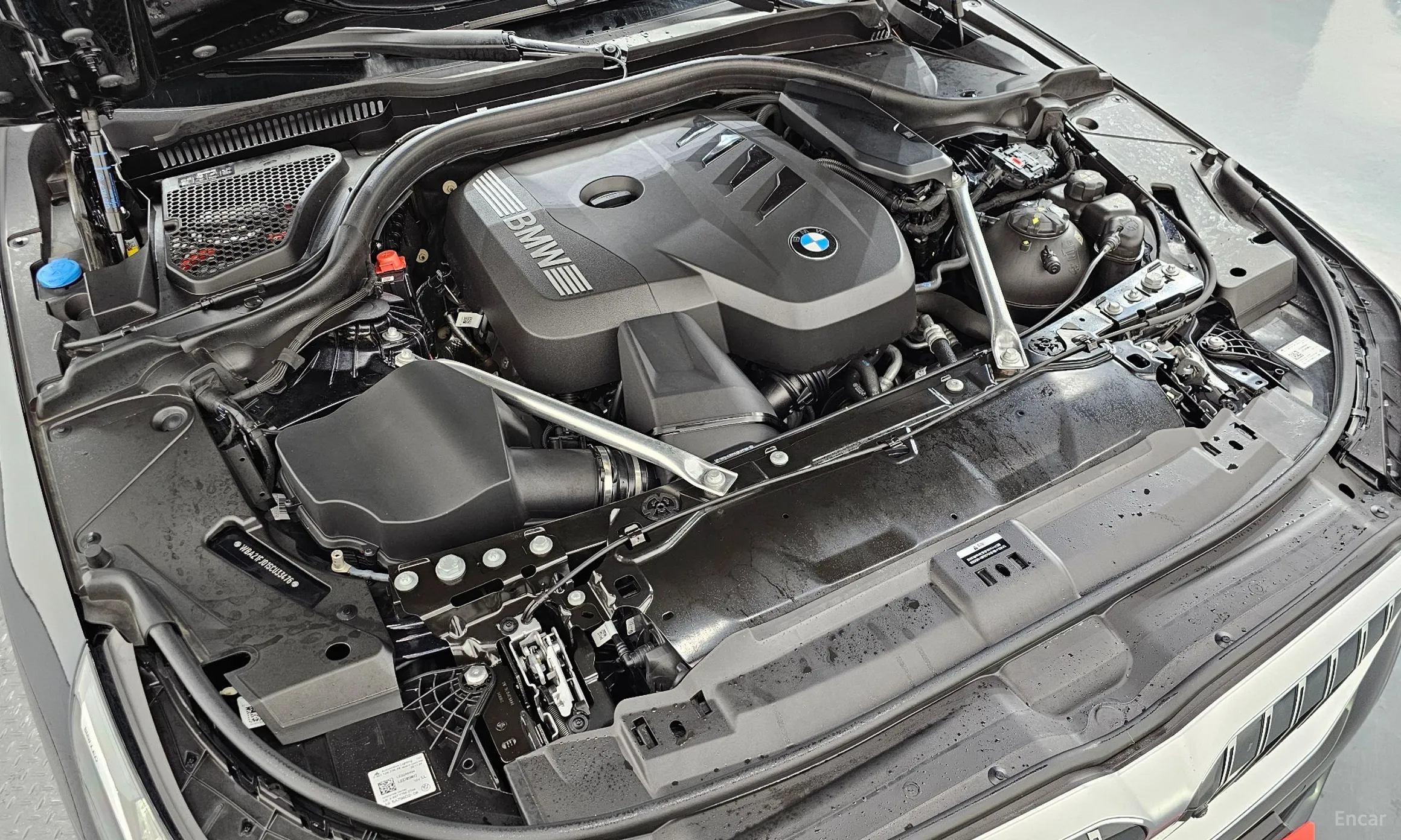 BMW 5 Series (G60) превью 6