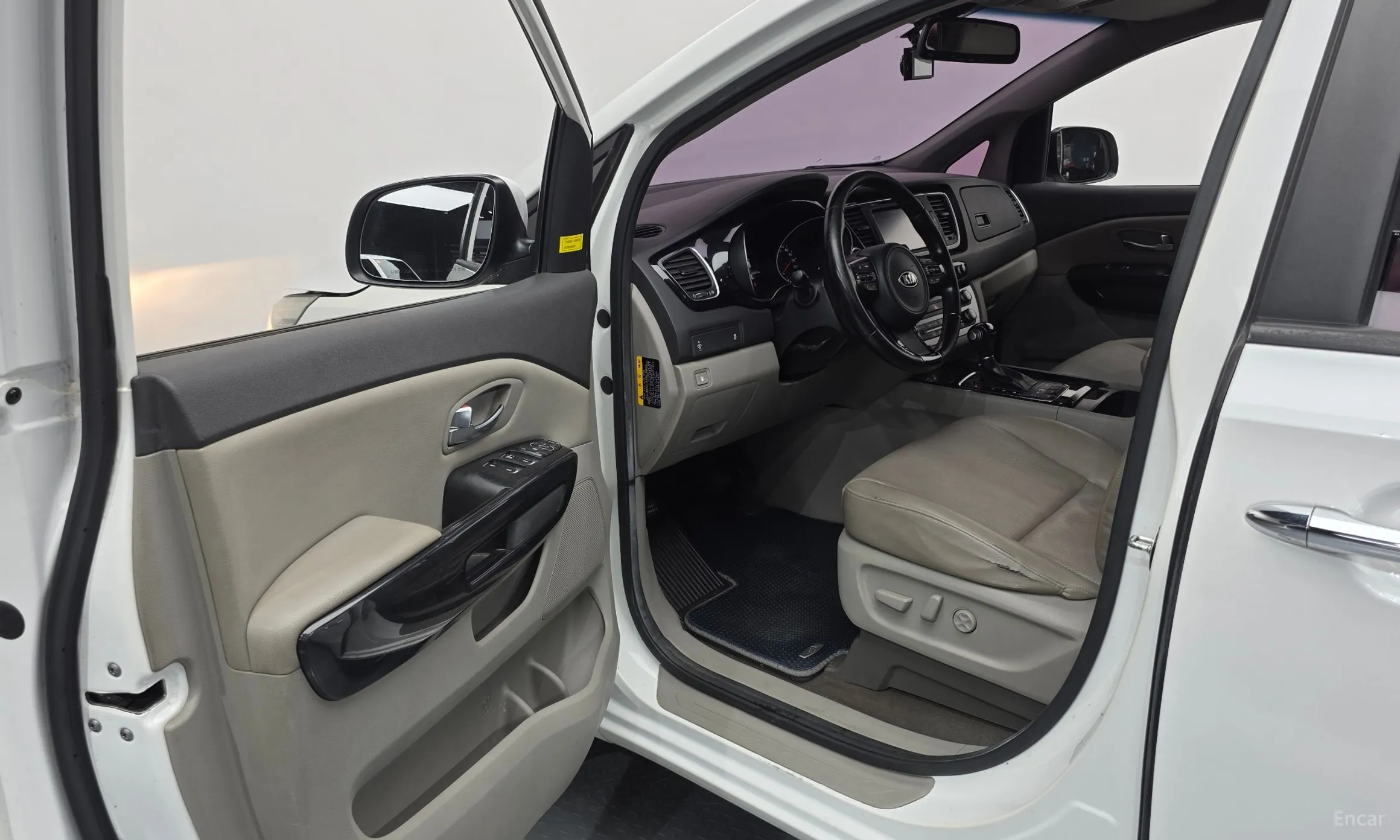 Kia Carnival превью 10