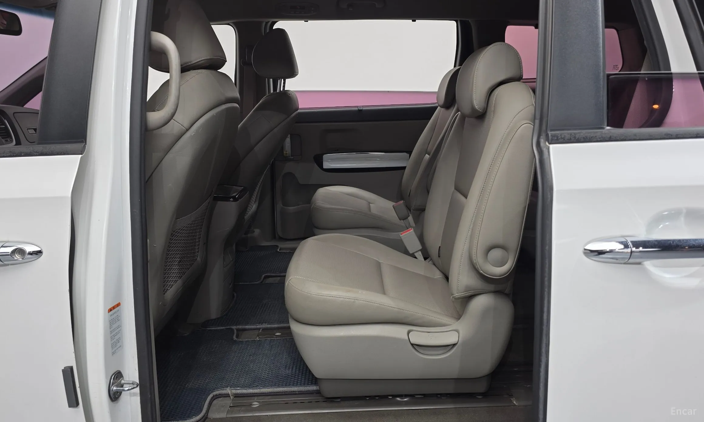 Kia Carnival превью 12
