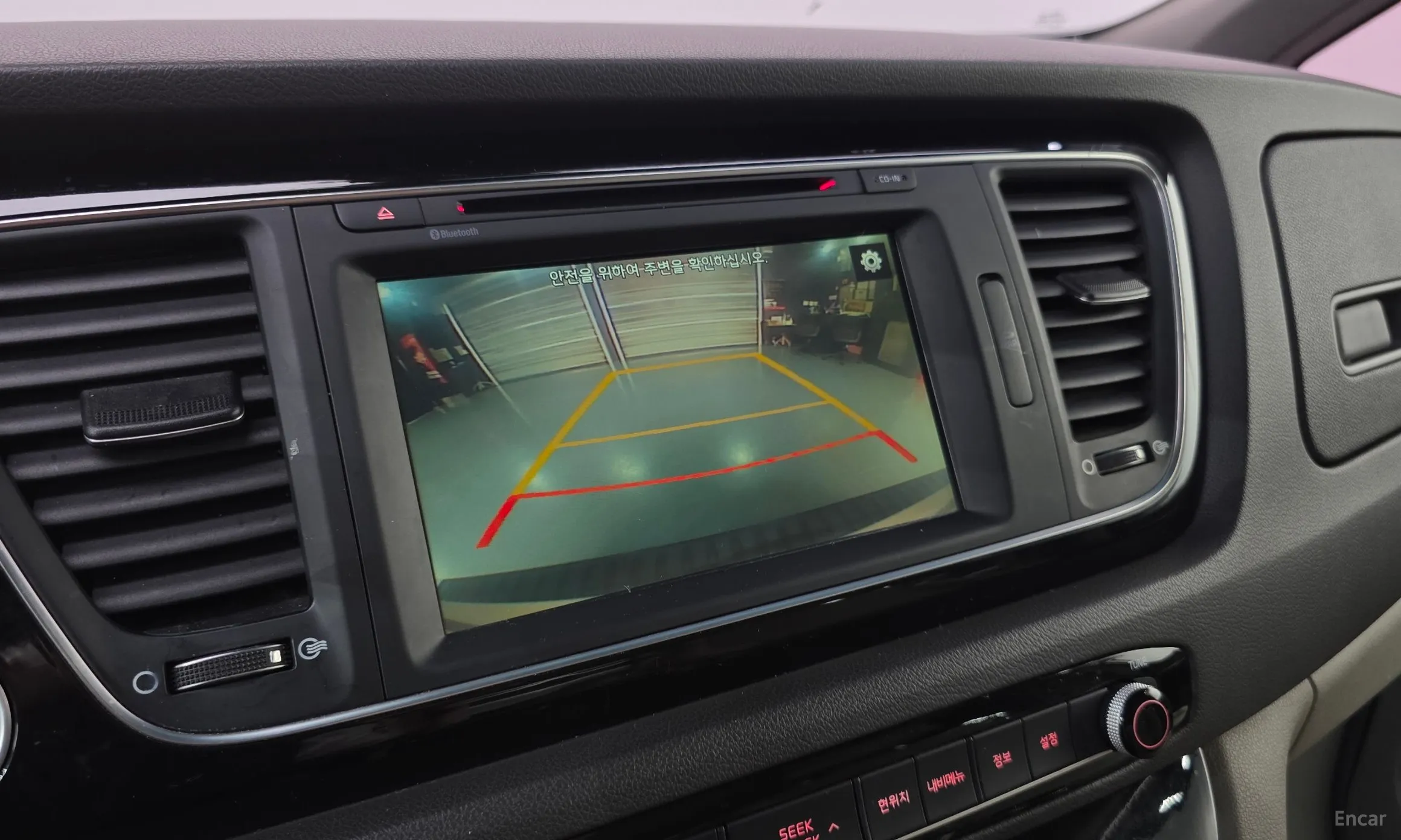Kia Carnival превью 15