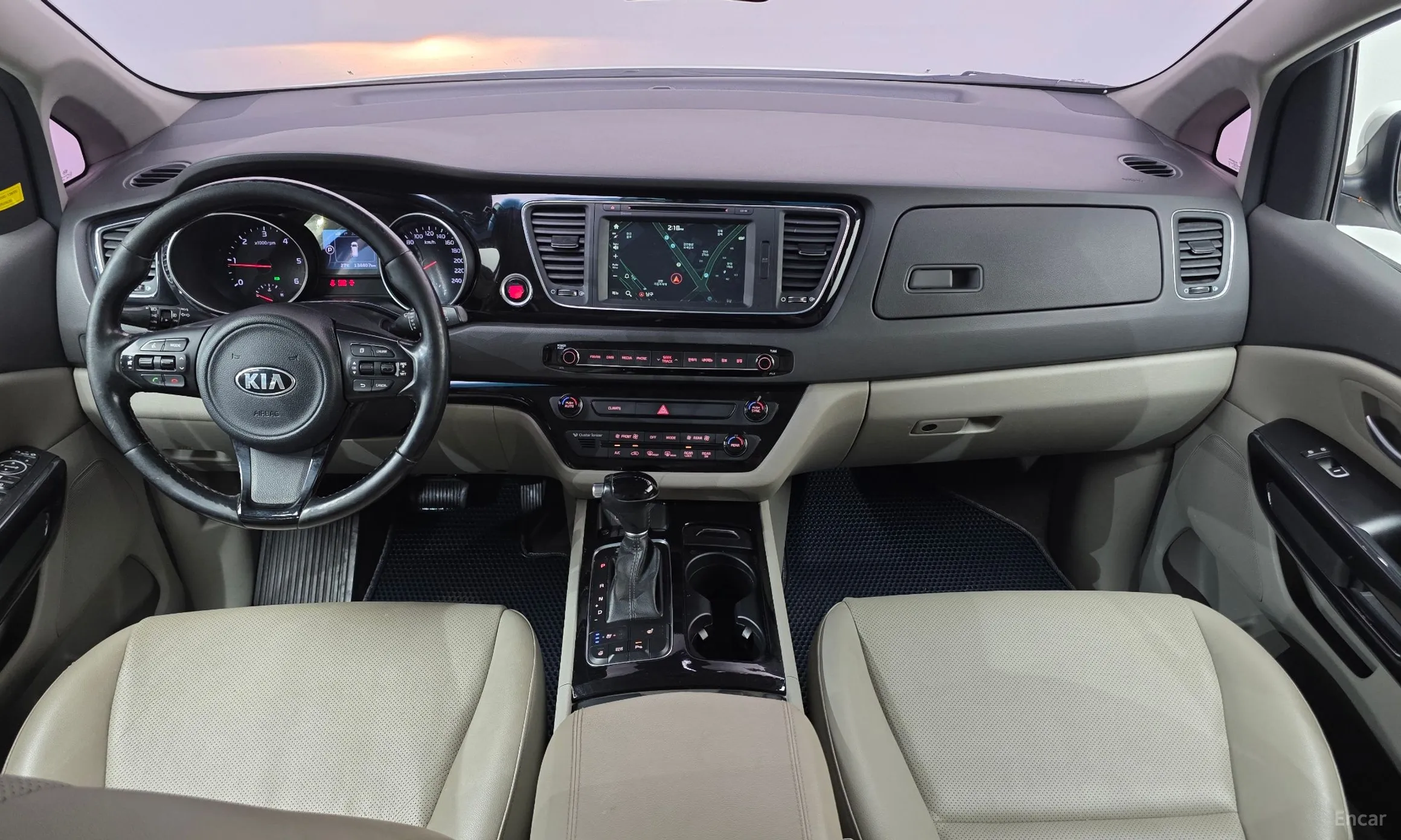 Kia Carnival превью 7