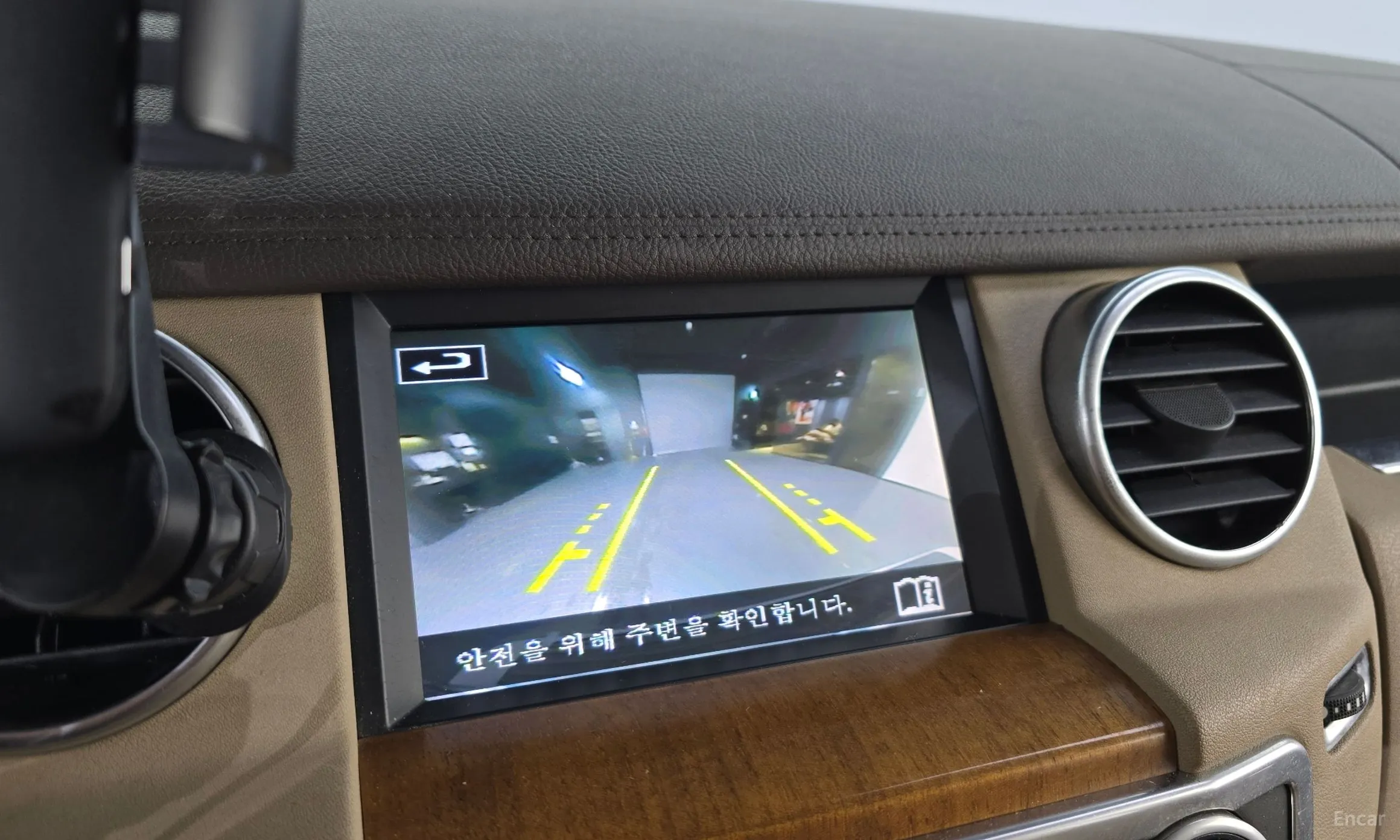 Land Rover Discovery 4 превью 15