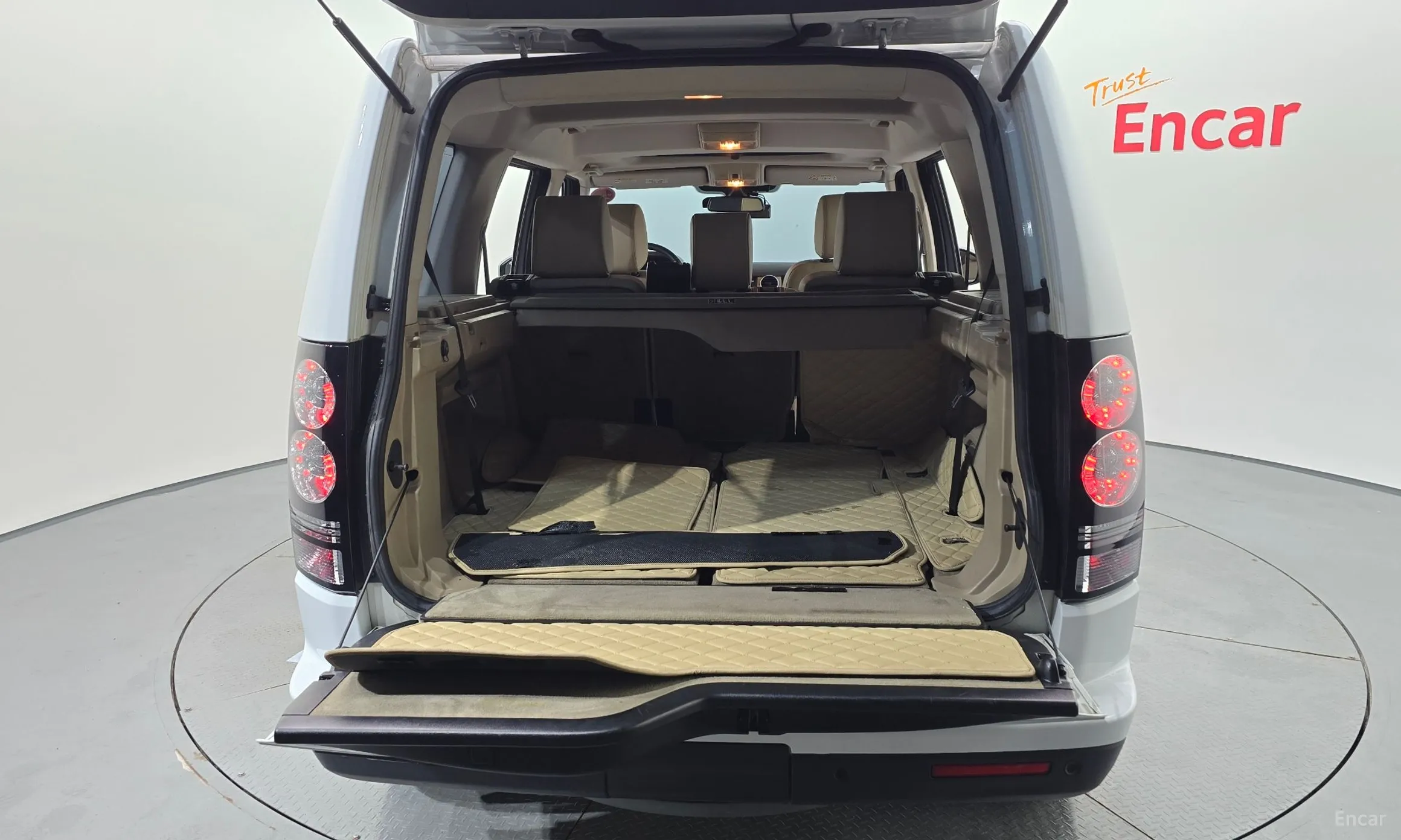 Land Rover Discovery 4 превью 19