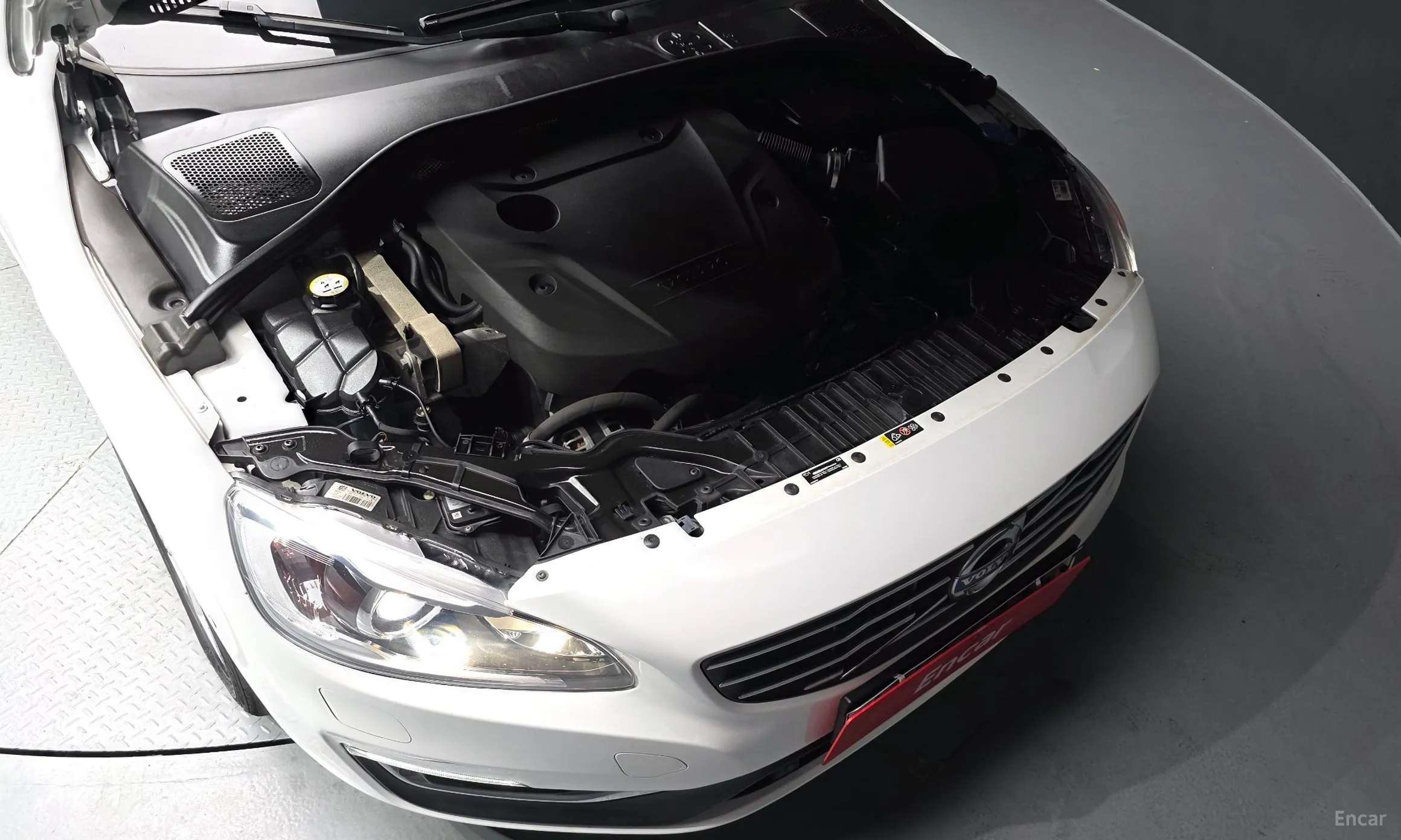 Volvo S60 превью 6