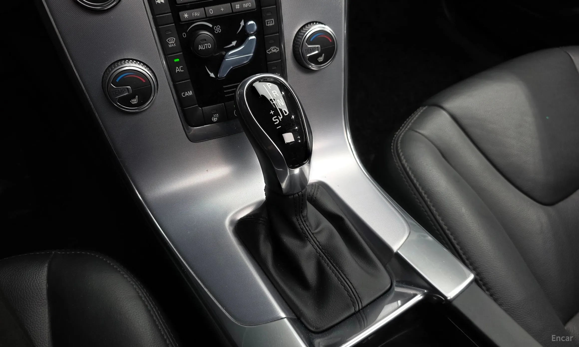 Volvo S60 превью 9