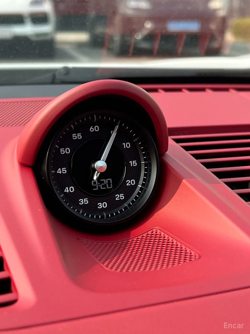 Porsche 911 (992) превью 15