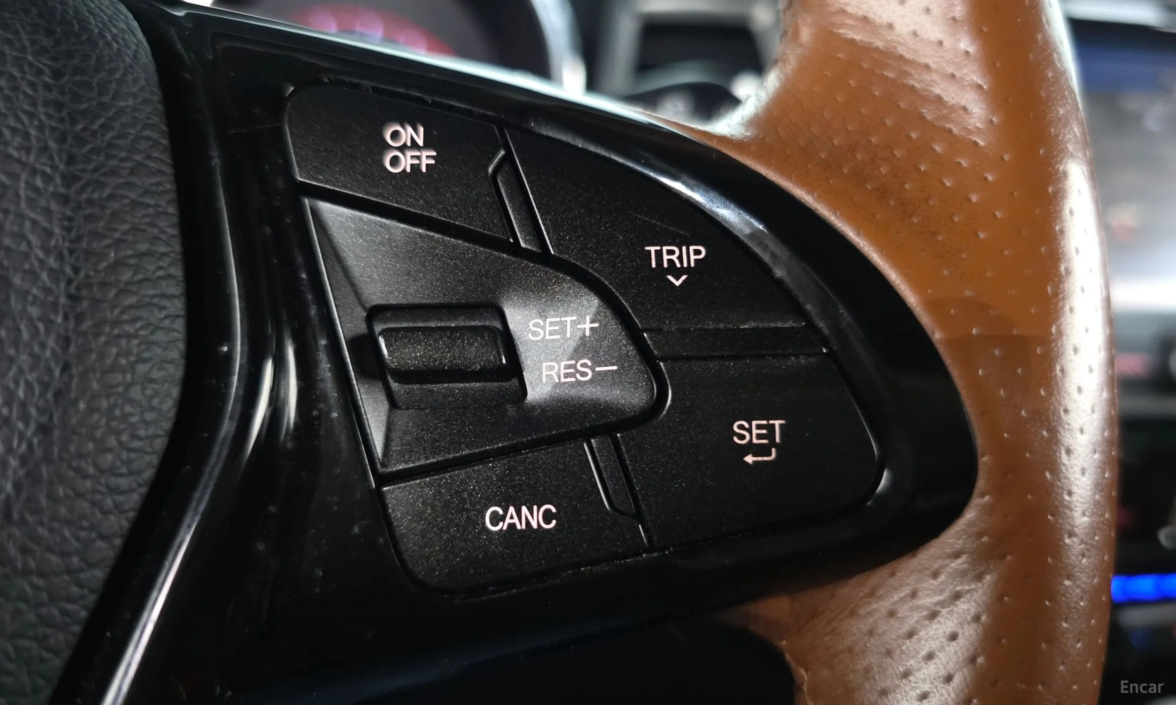 KG Mobility (SsangYong) Tivoli Armor превью 17