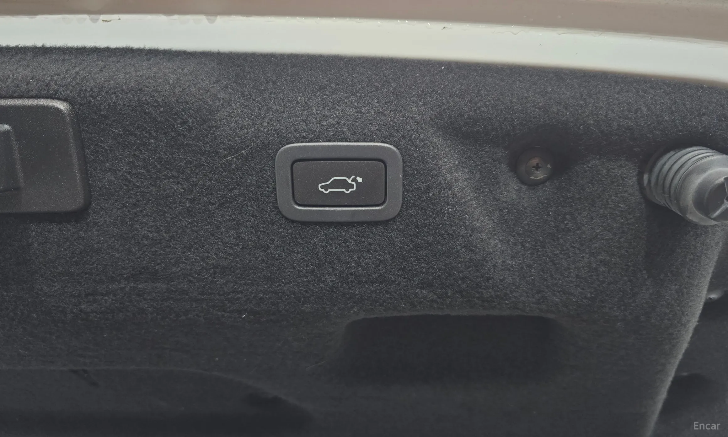 Jaguar XE превью 19